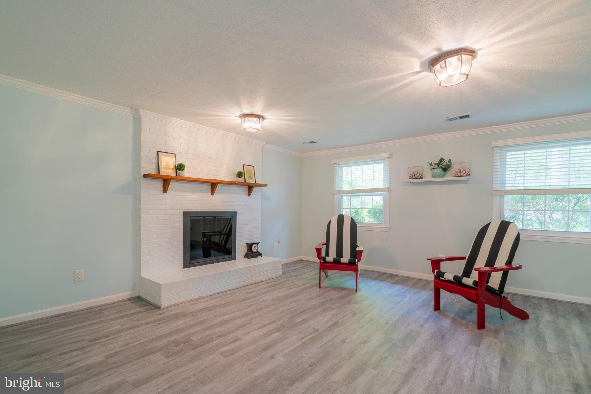 MANOR WOODS - Residential