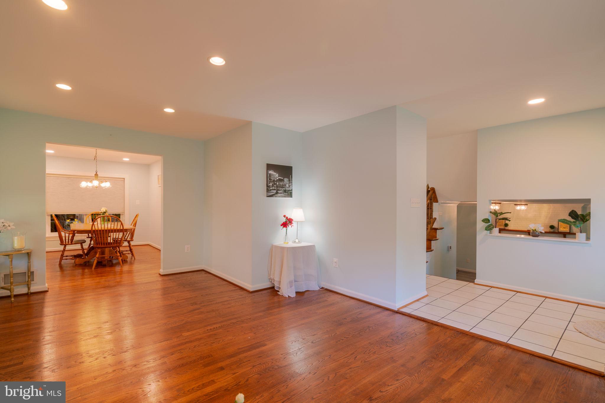 MANOR WOODS - Residential