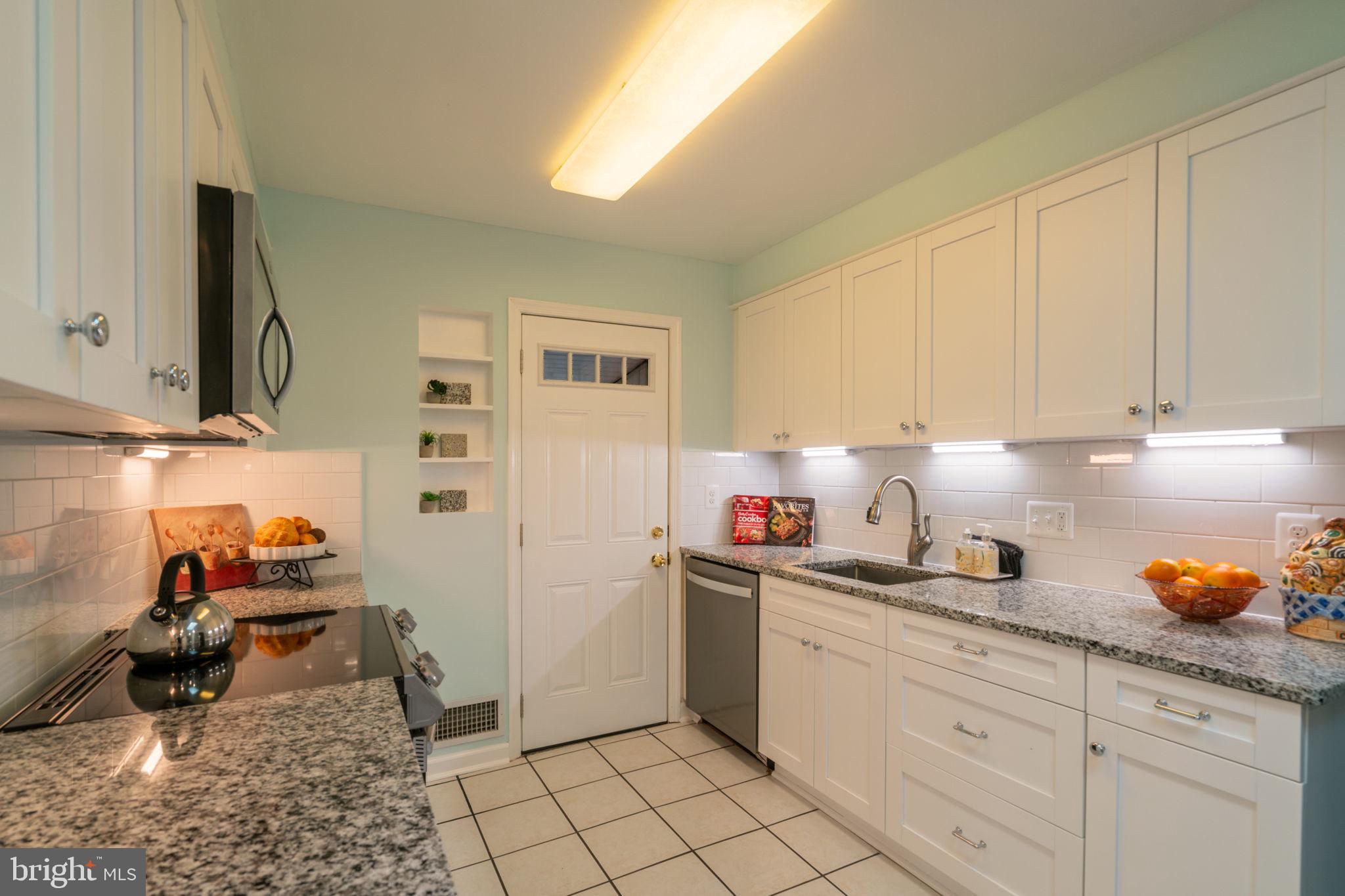 MANOR WOODS - Residential