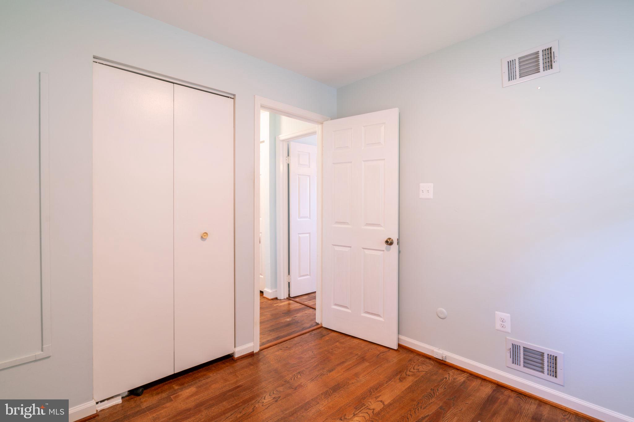MANOR WOODS - Residential