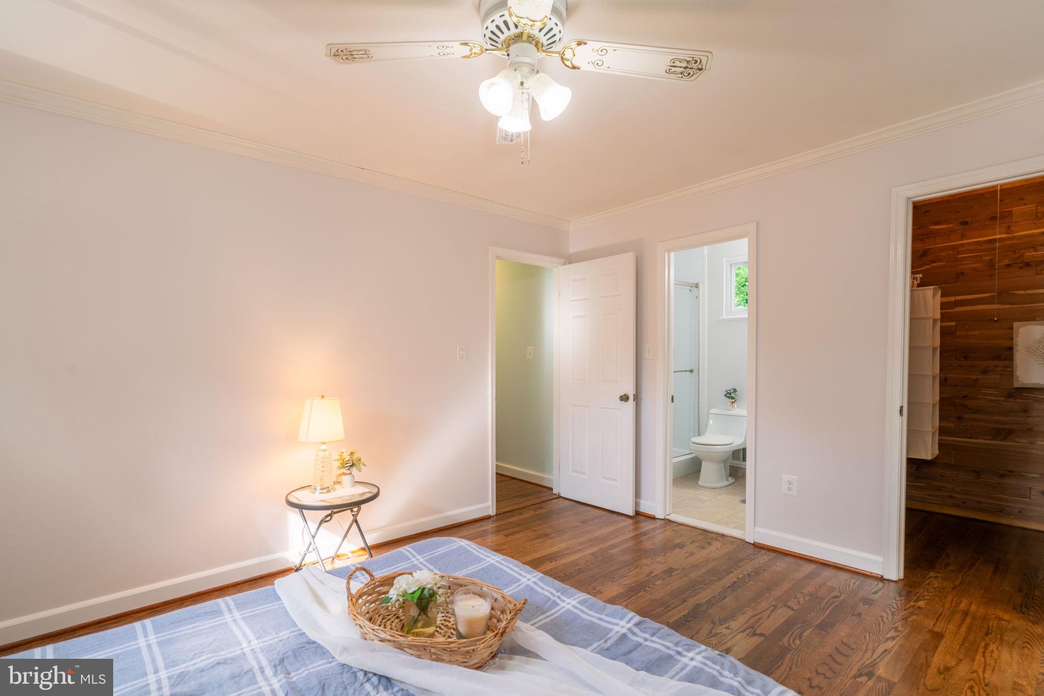 MANOR WOODS - Residential