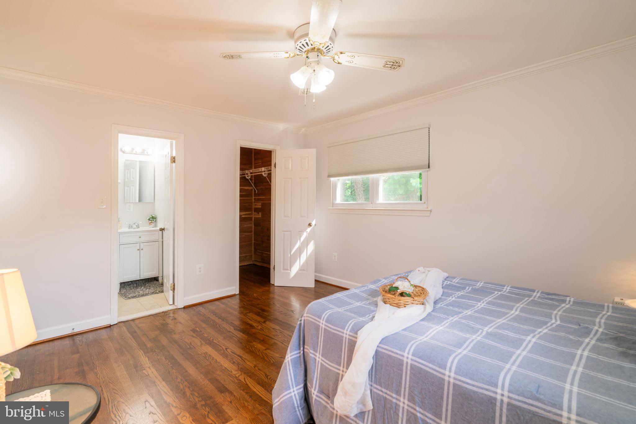 MANOR WOODS - Residential