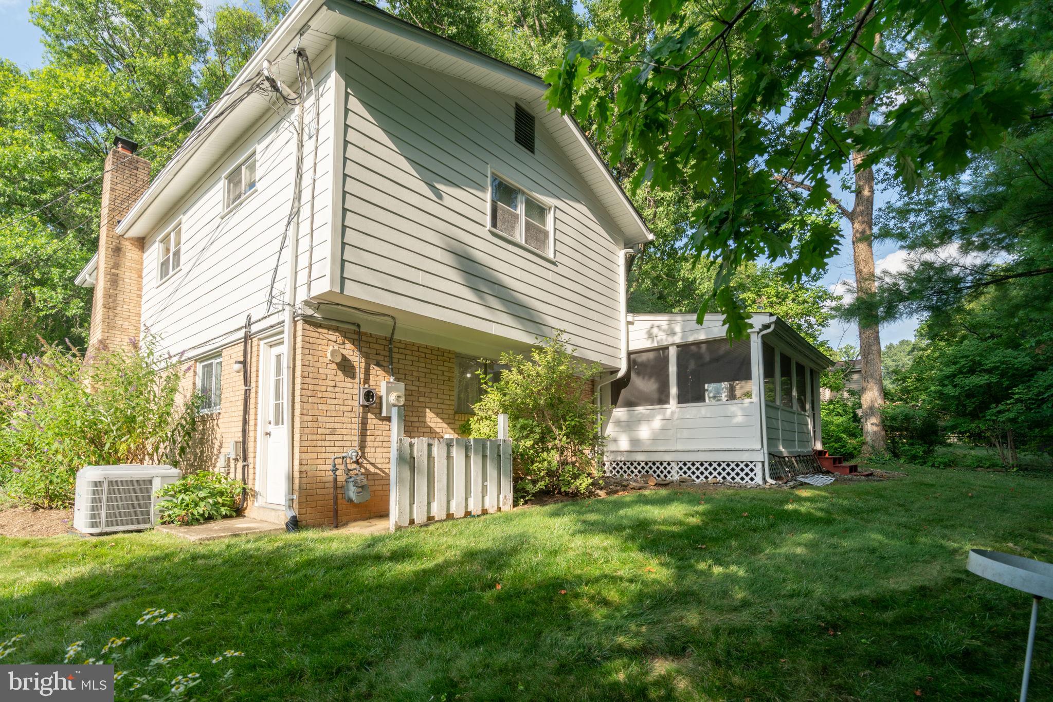 MANOR WOODS - Residential