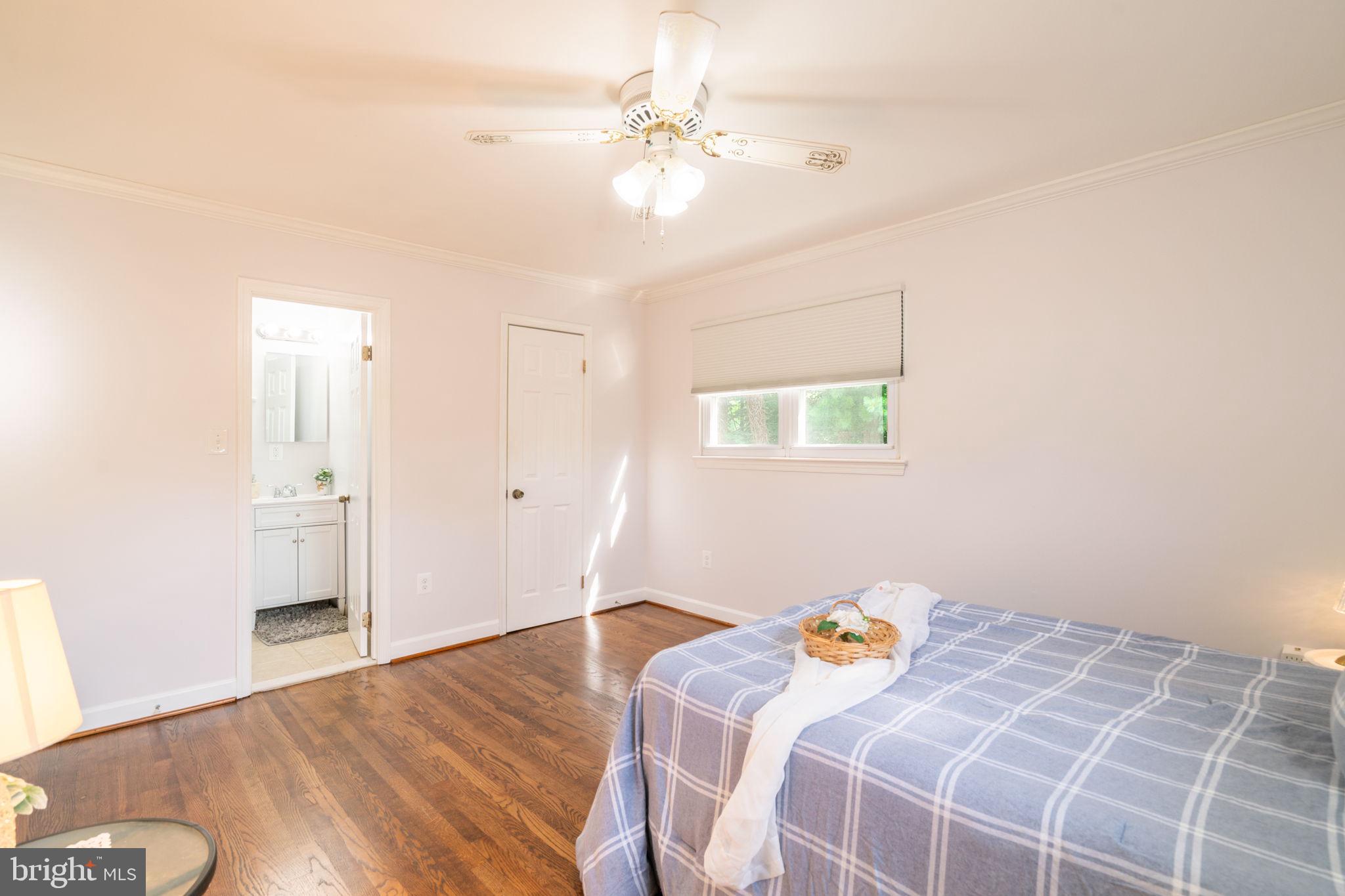 MANOR WOODS - Residential