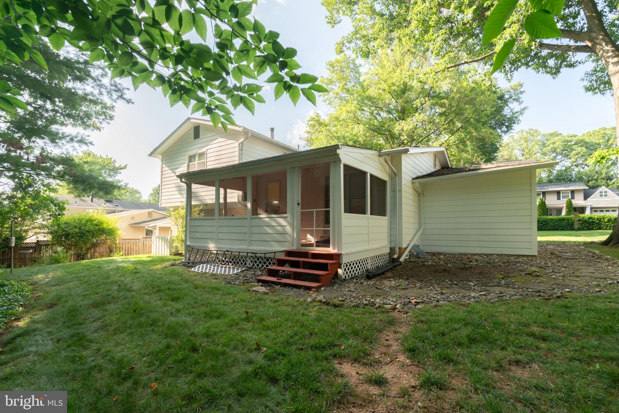 MANOR WOODS - Residential