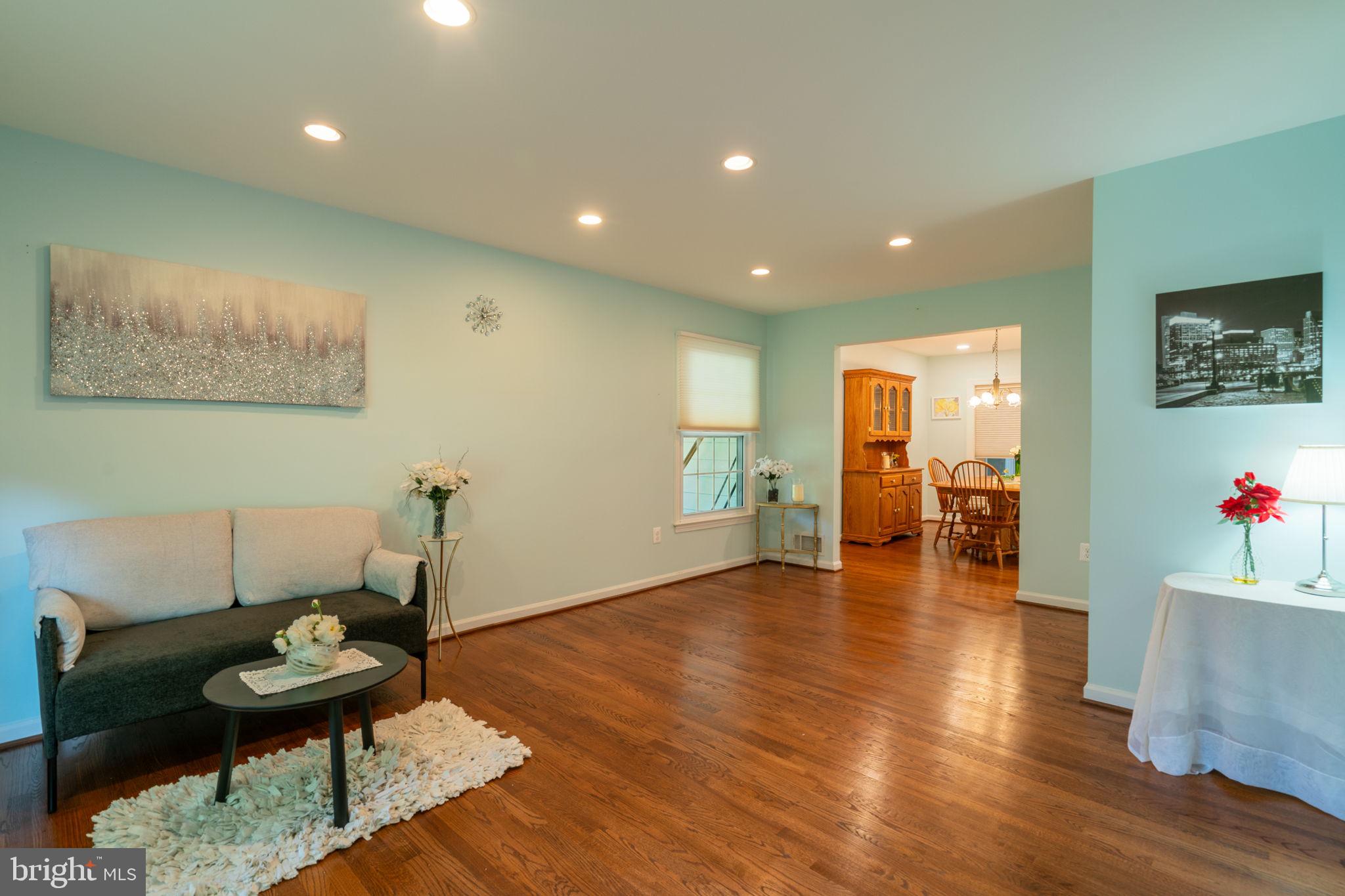 MANOR WOODS - Residential