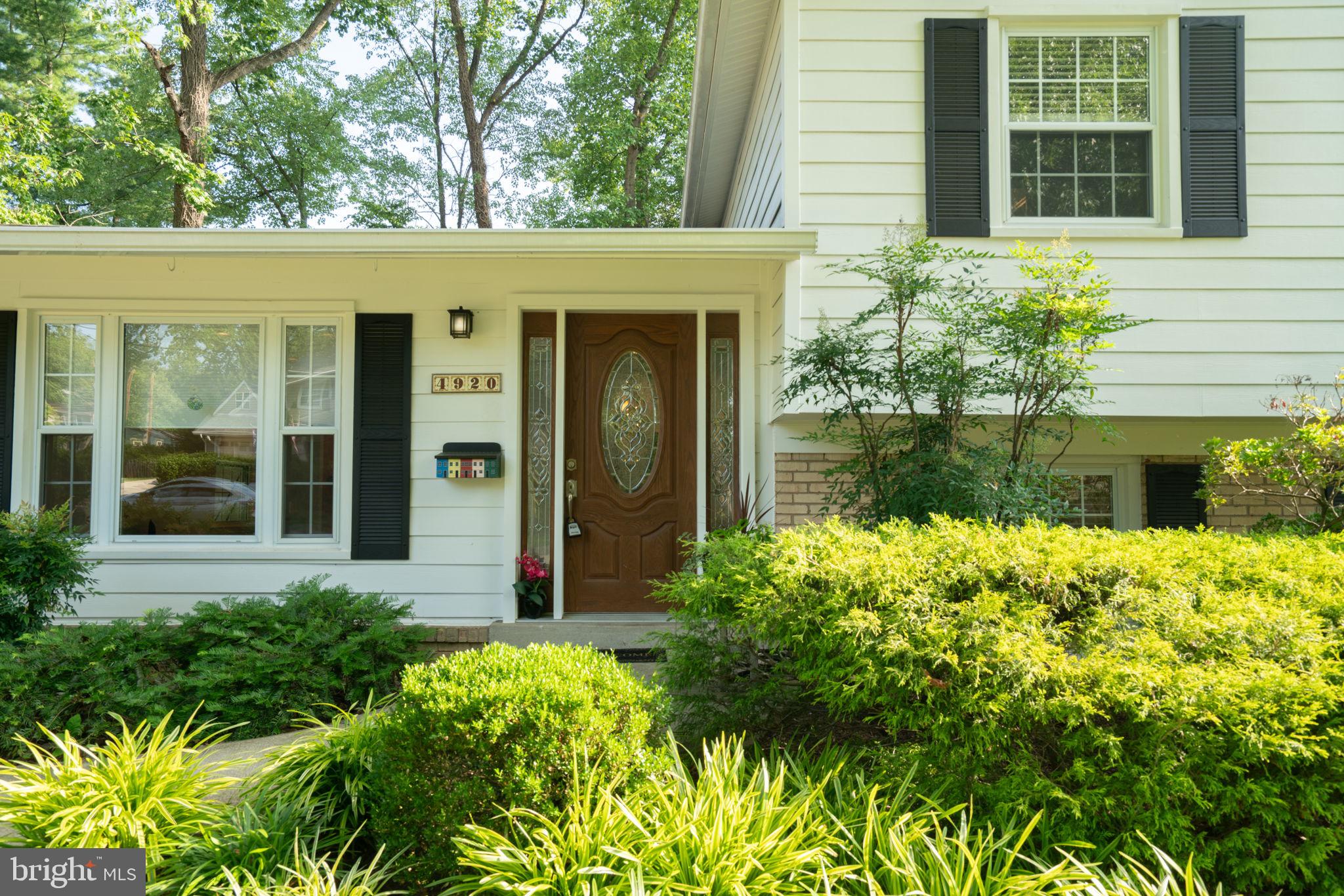 MANOR WOODS - Residential