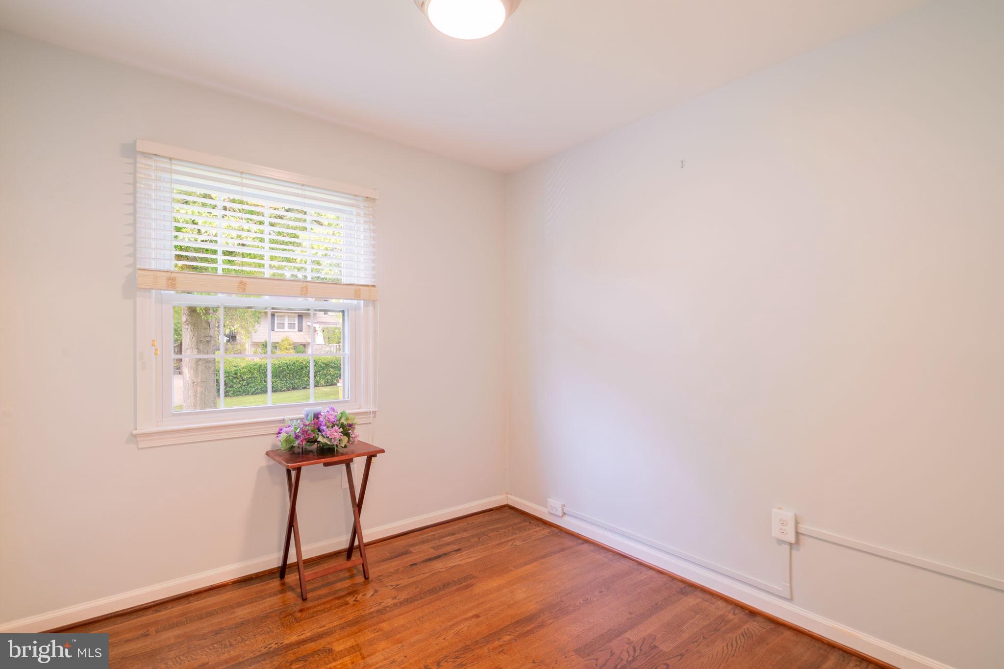 MANOR WOODS - Residential