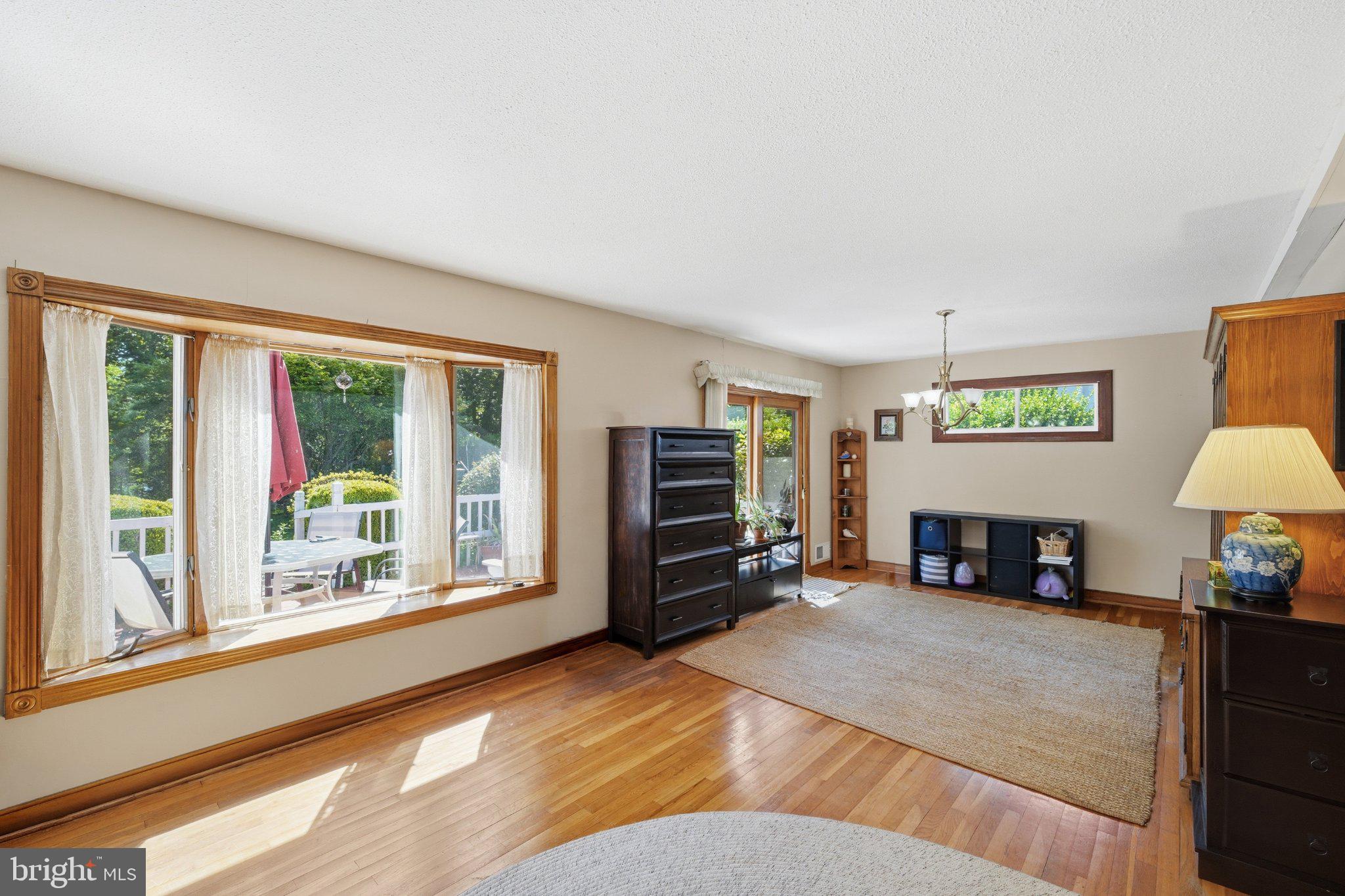 EAST SPRINGBROOK - Residential