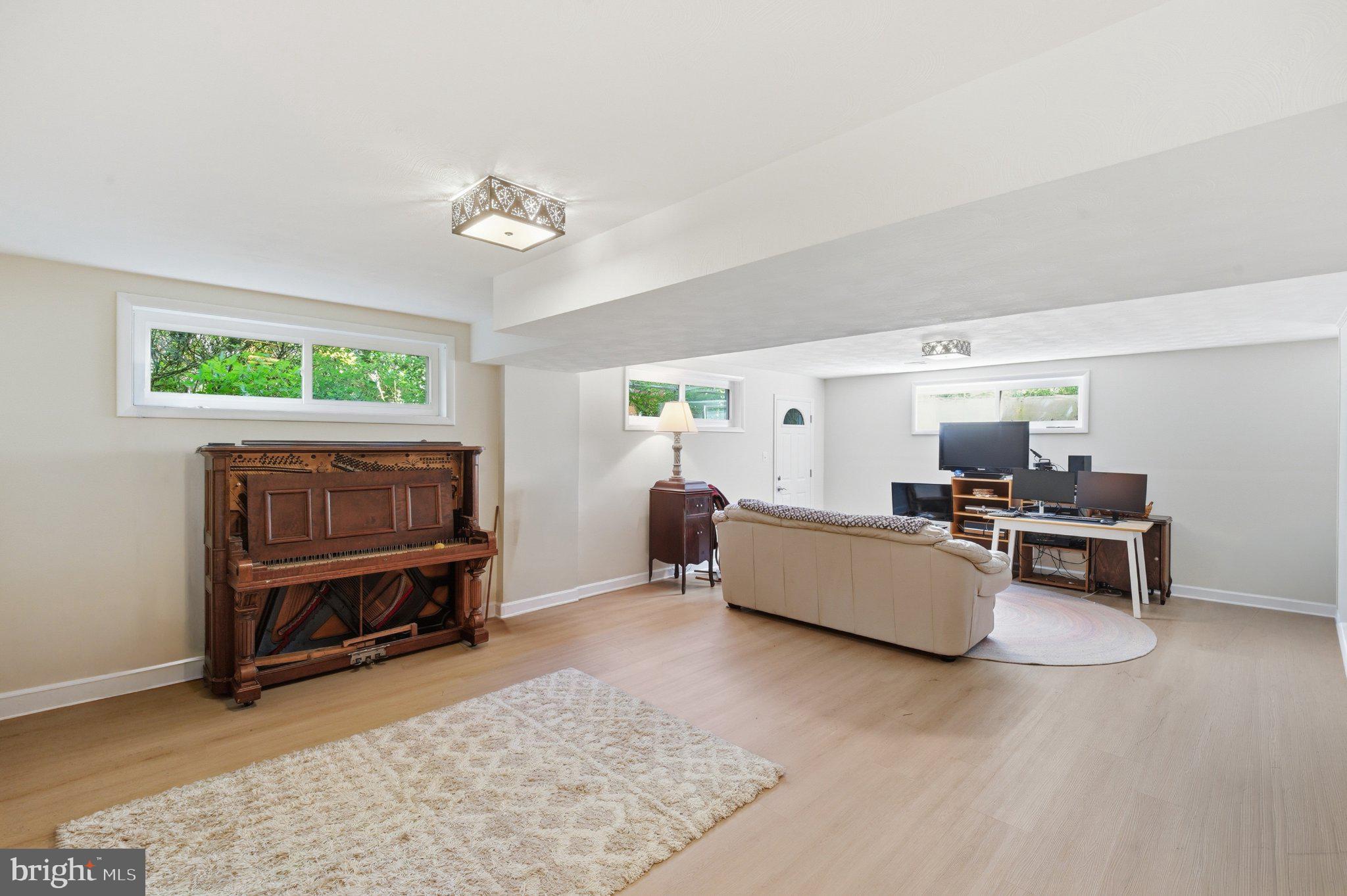 EAST SPRINGBROOK - Residential