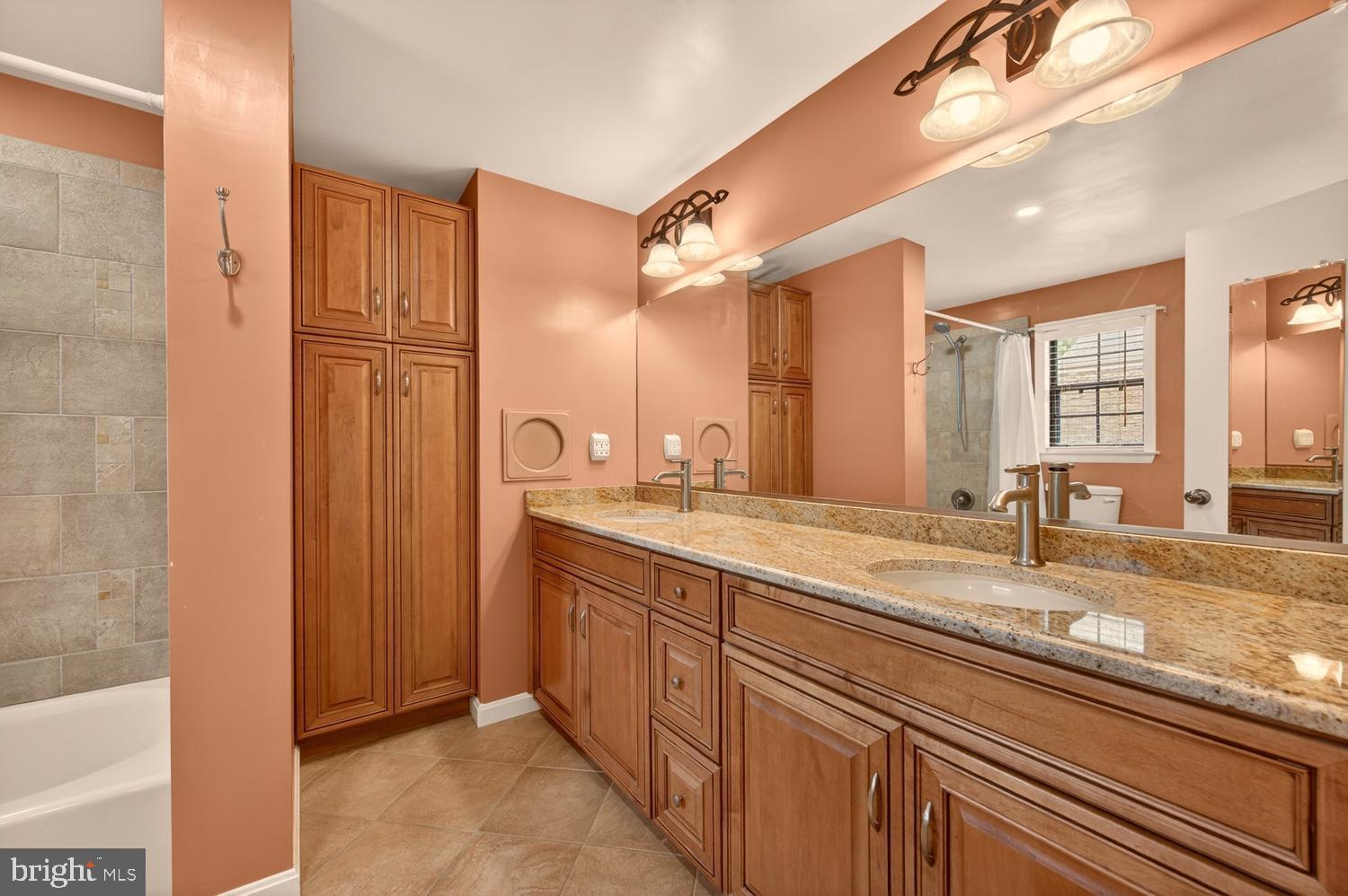 CARDINAL GLEN - Residential