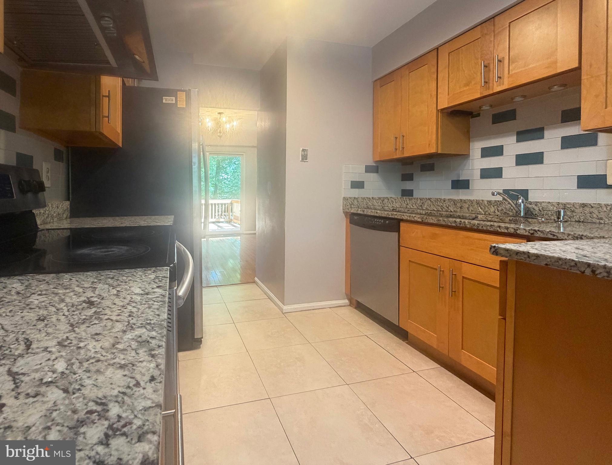 WOODLAND HILLS - Residential