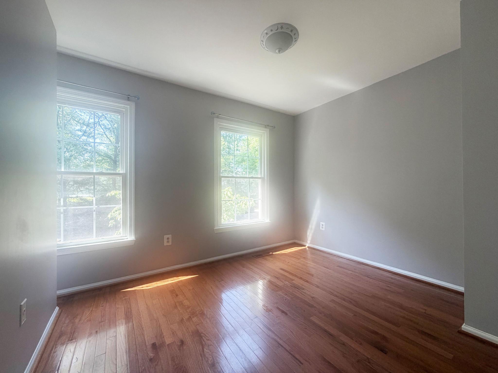 WOODLAND HILLS - Residential