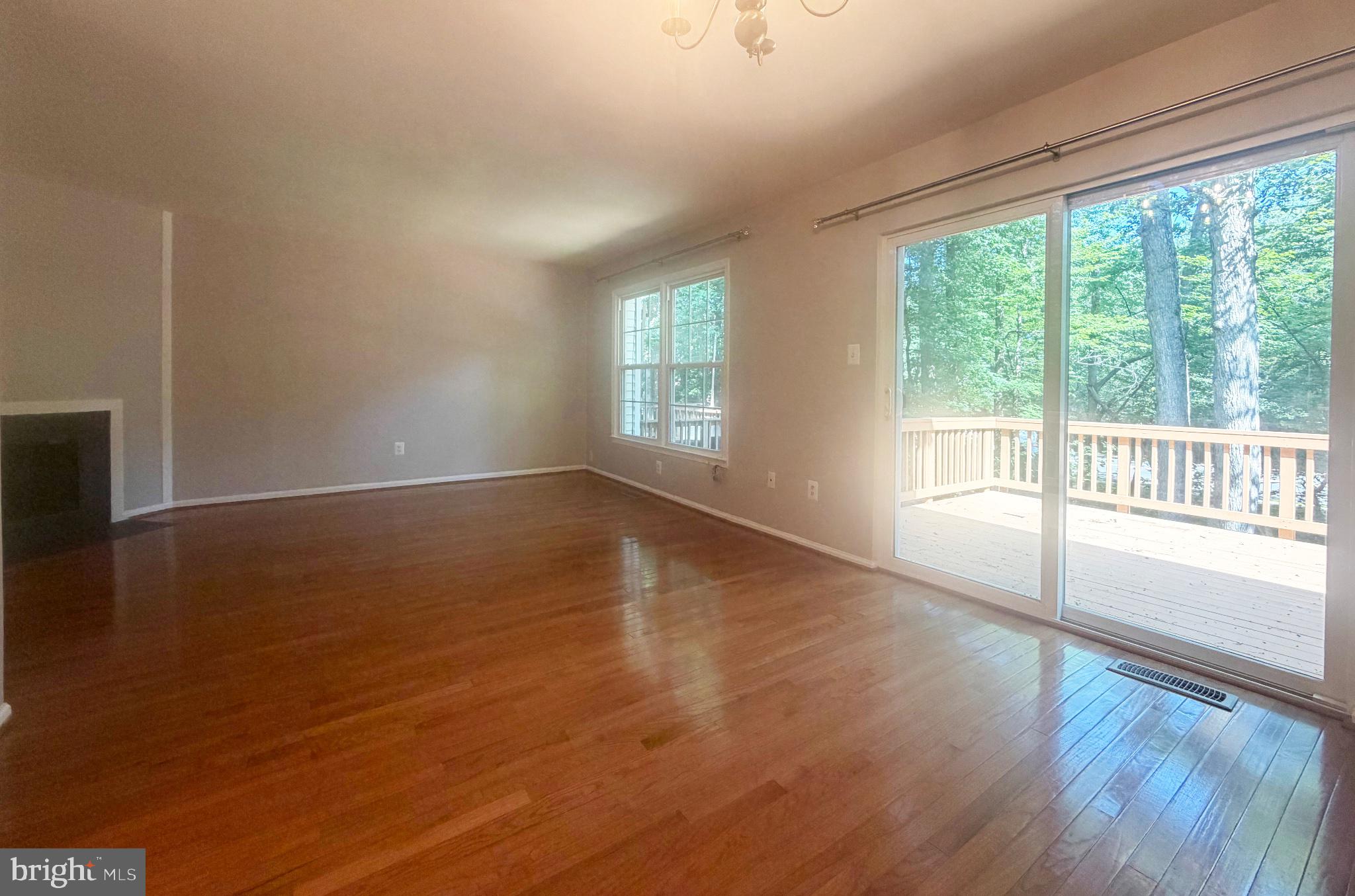 WOODLAND HILLS - Residential