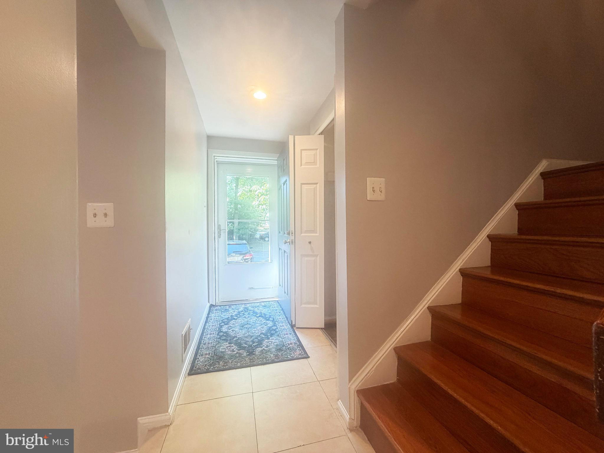WOODLAND HILLS - Residential