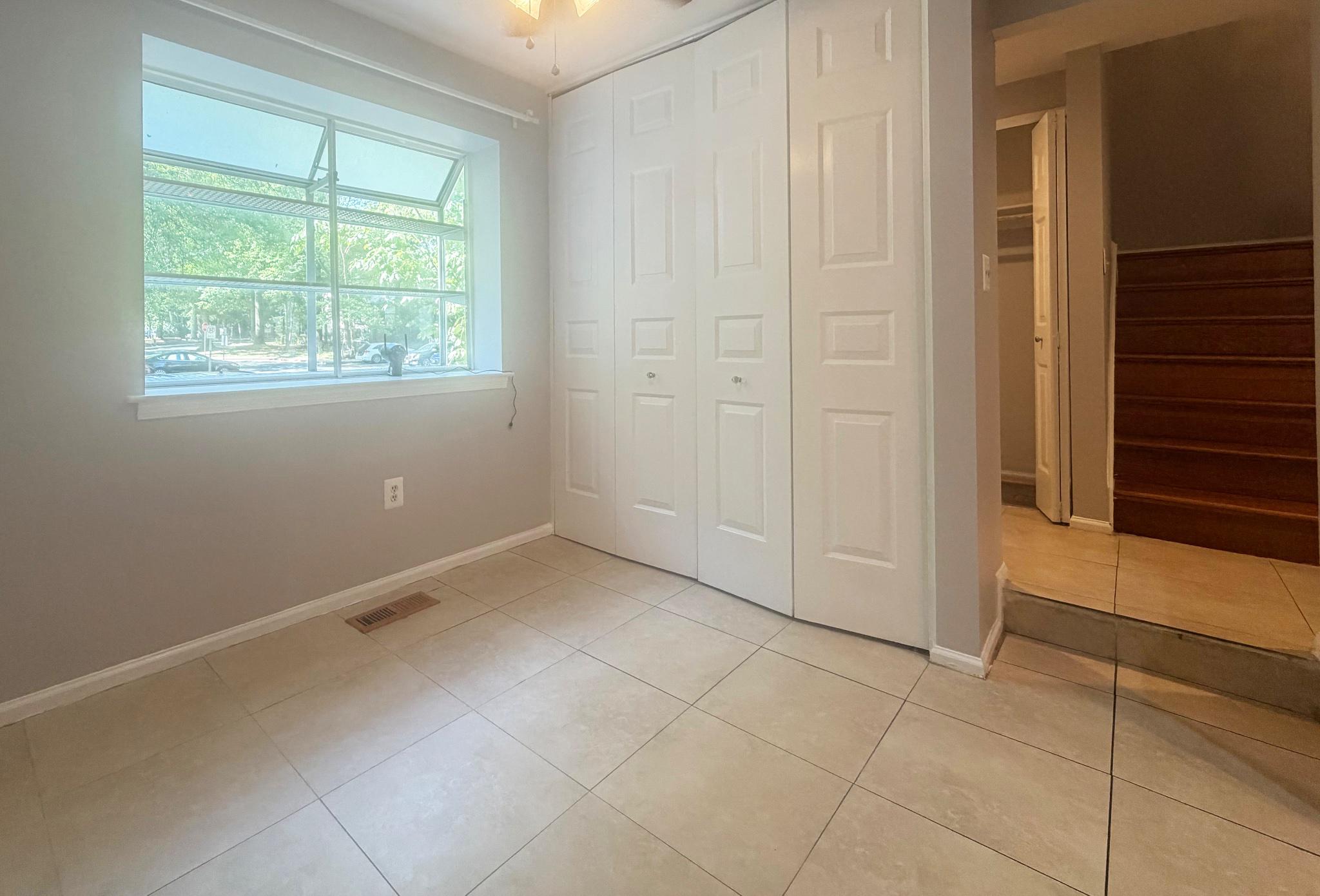 WOODLAND HILLS - Residential