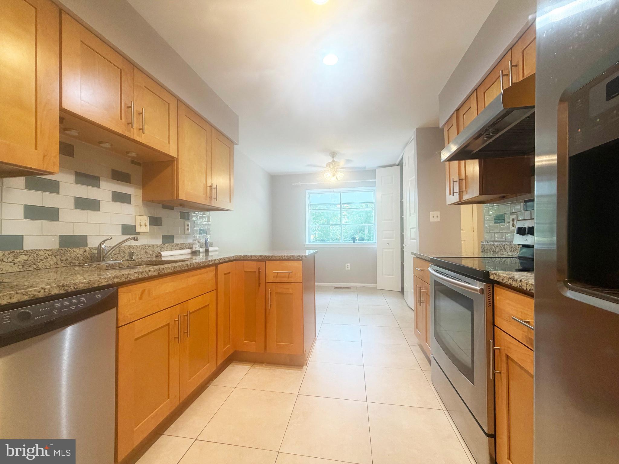 WOODLAND HILLS - Residential