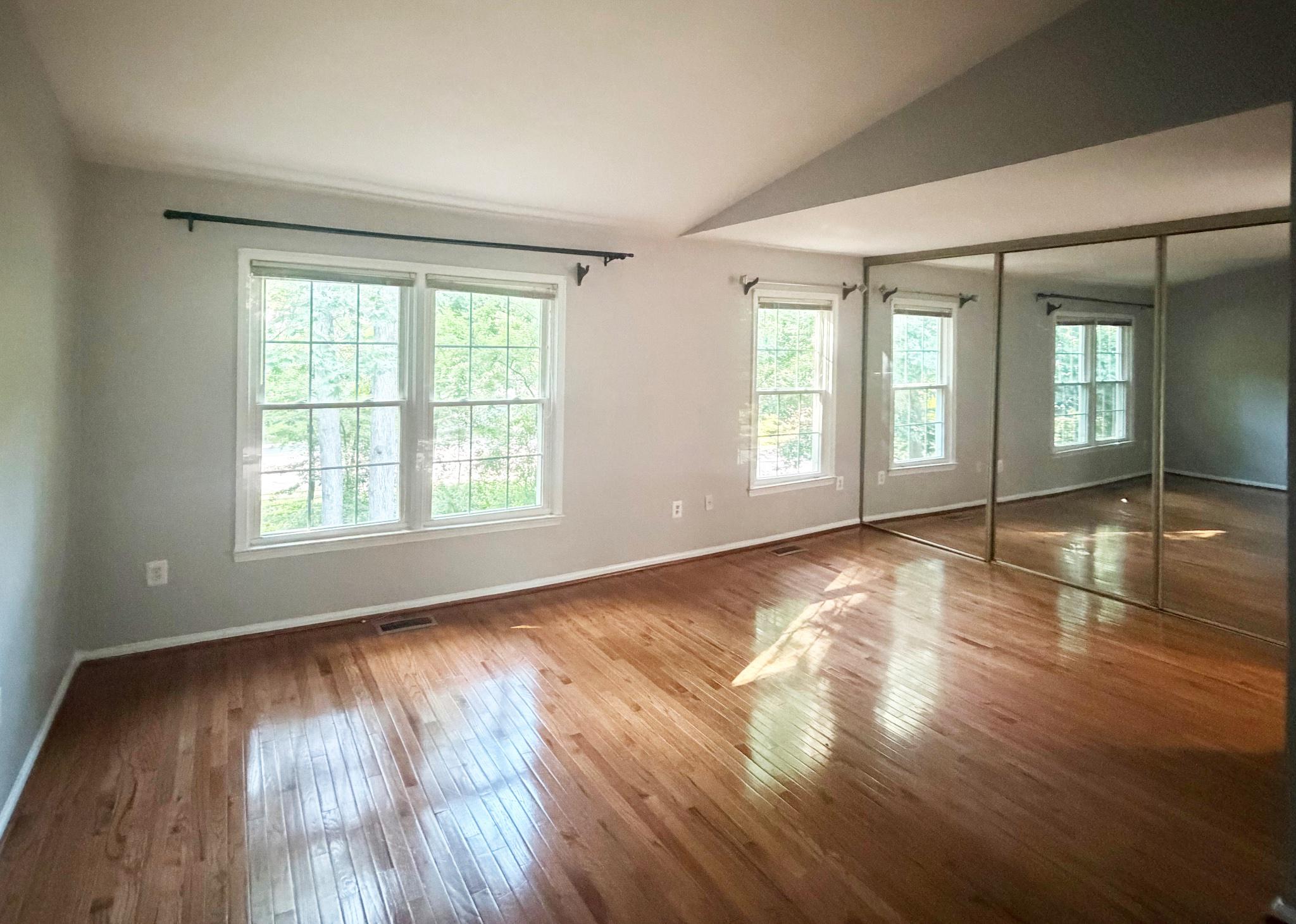 WOODLAND HILLS - Residential