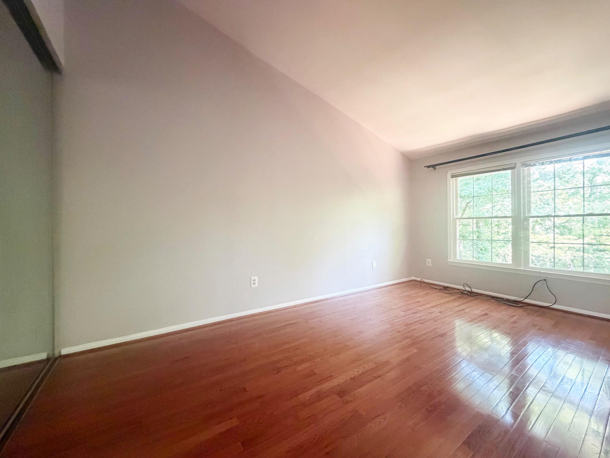 WOODLAND HILLS - Residential