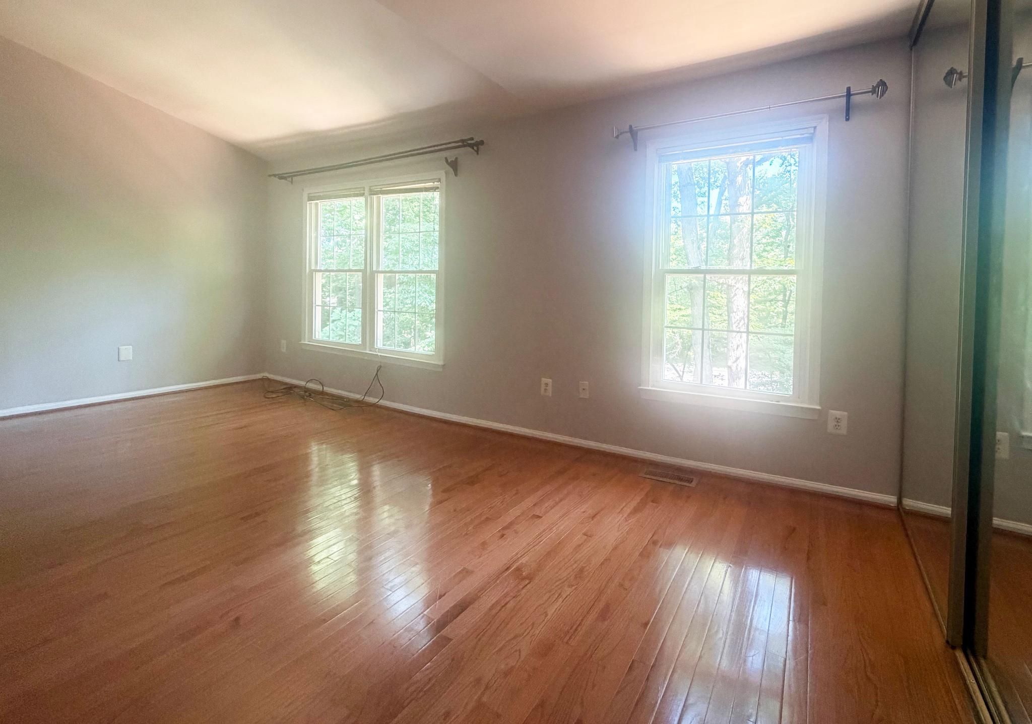 WOODLAND HILLS - Residential