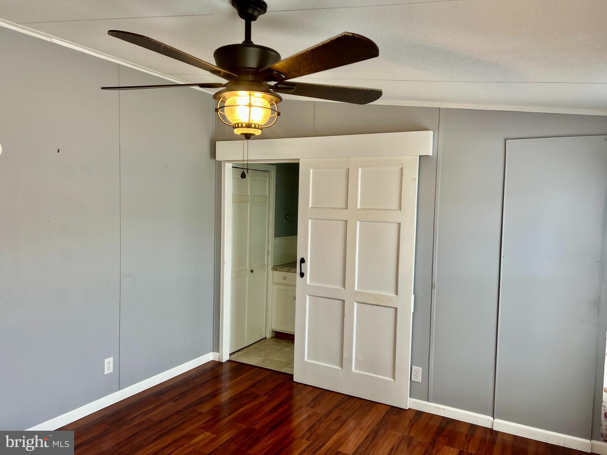 WALNUT GROVE MOBILE HOME PARK - Residential