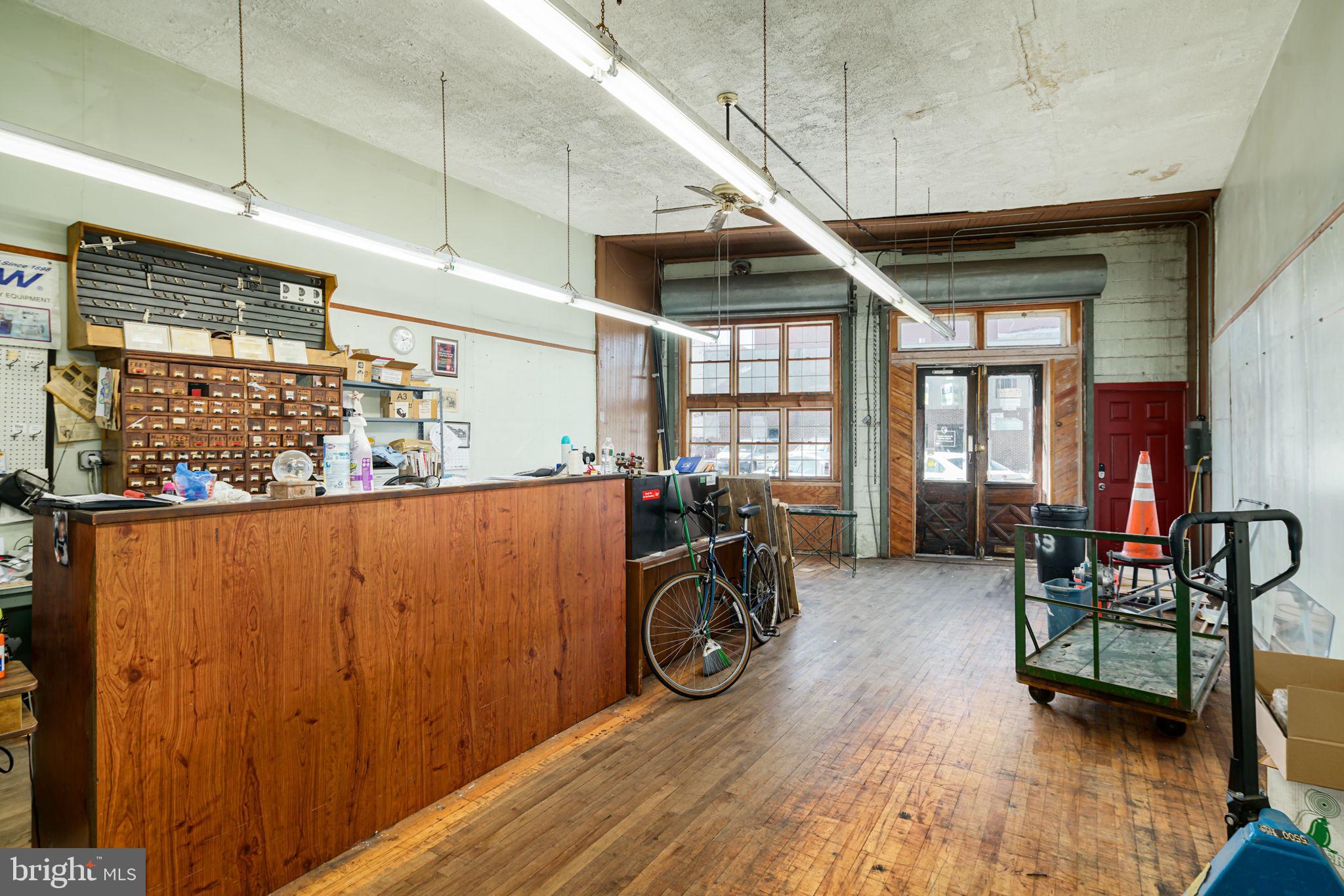 NORTHERN LIBERTIES - Commercial Sale