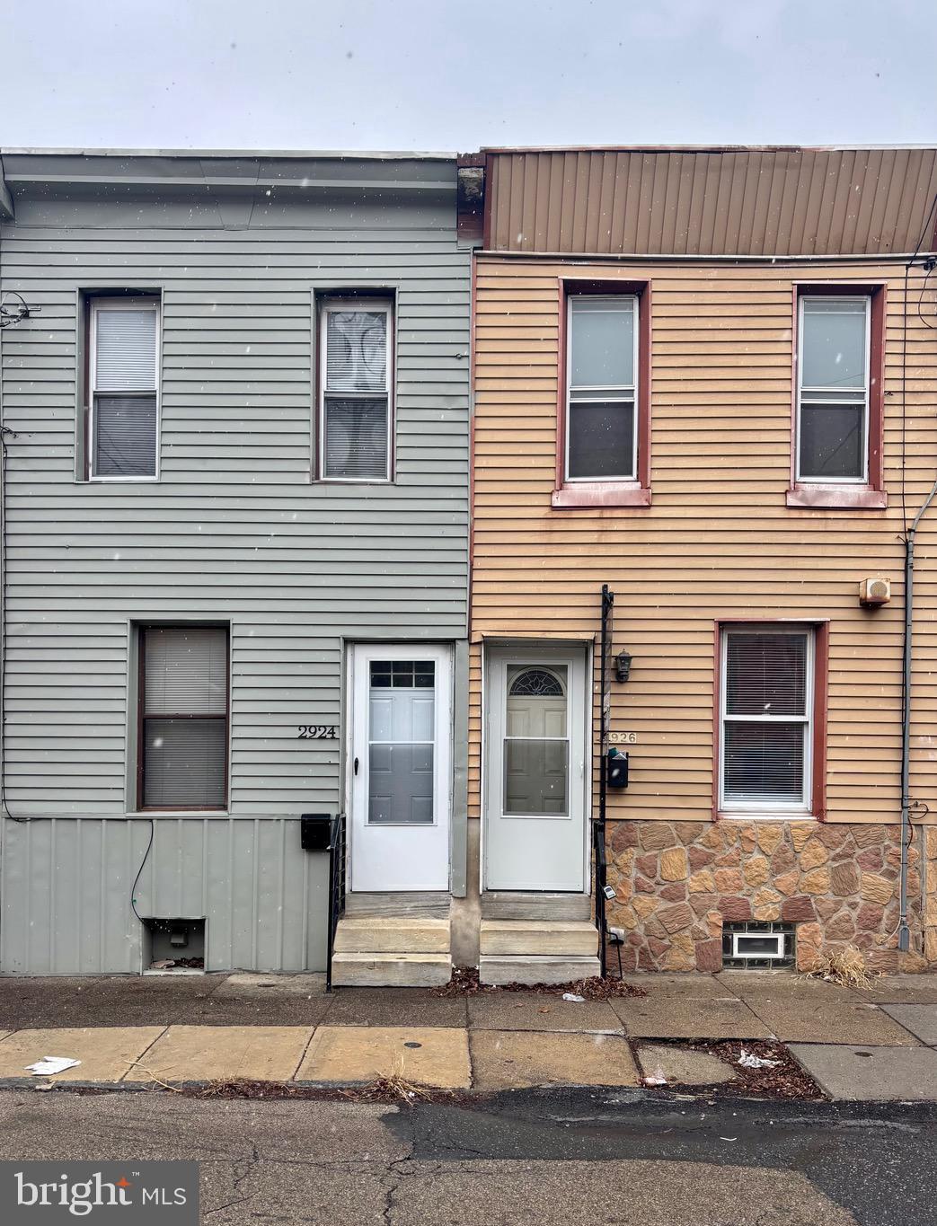 PORT RICHMOND - Residential Lease