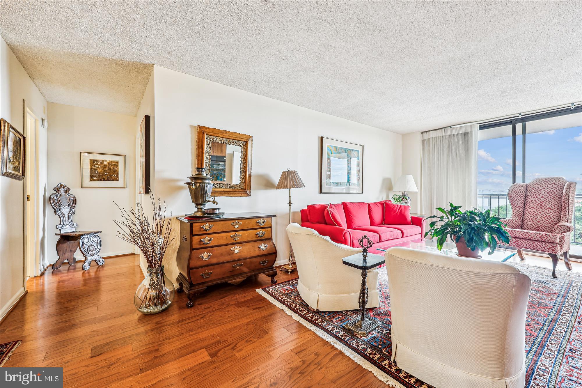 WESTLAKE TOWERS - Residential