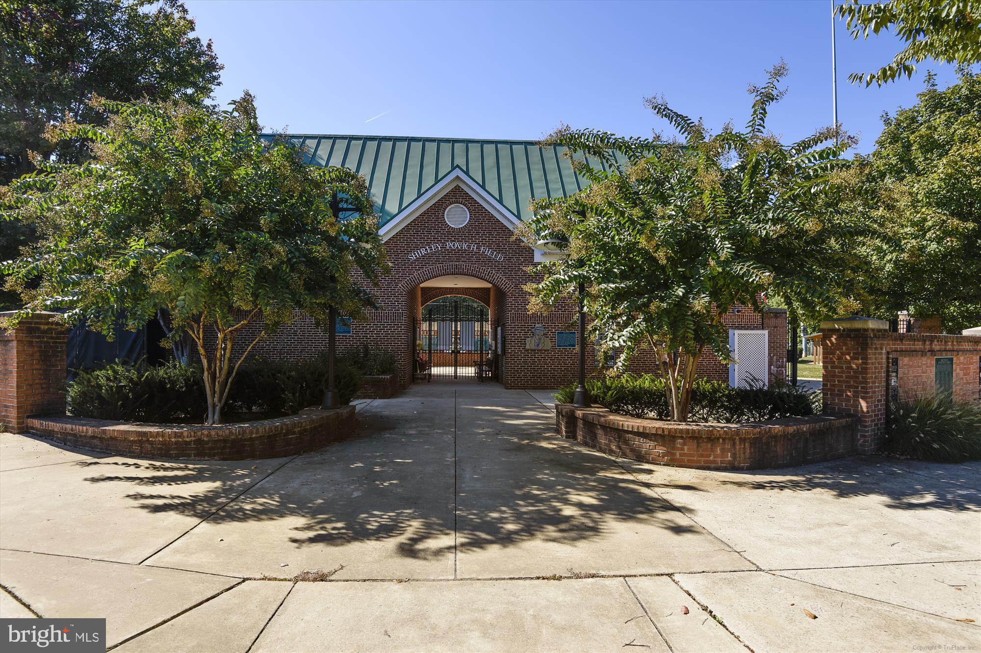 WESTLAKE TOWERS - Residential