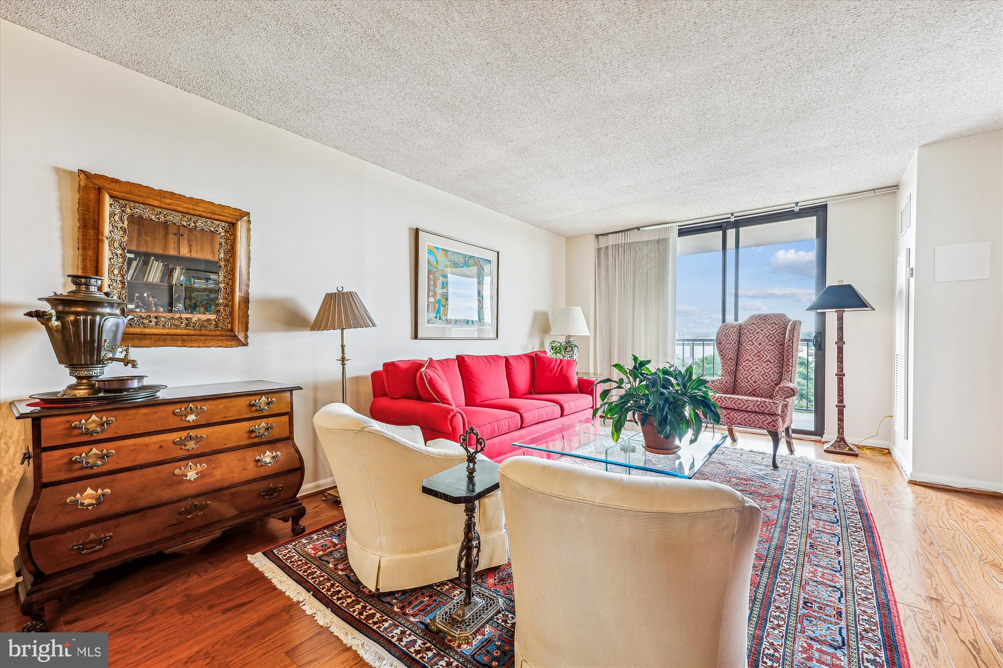 WESTLAKE TOWERS - Residential