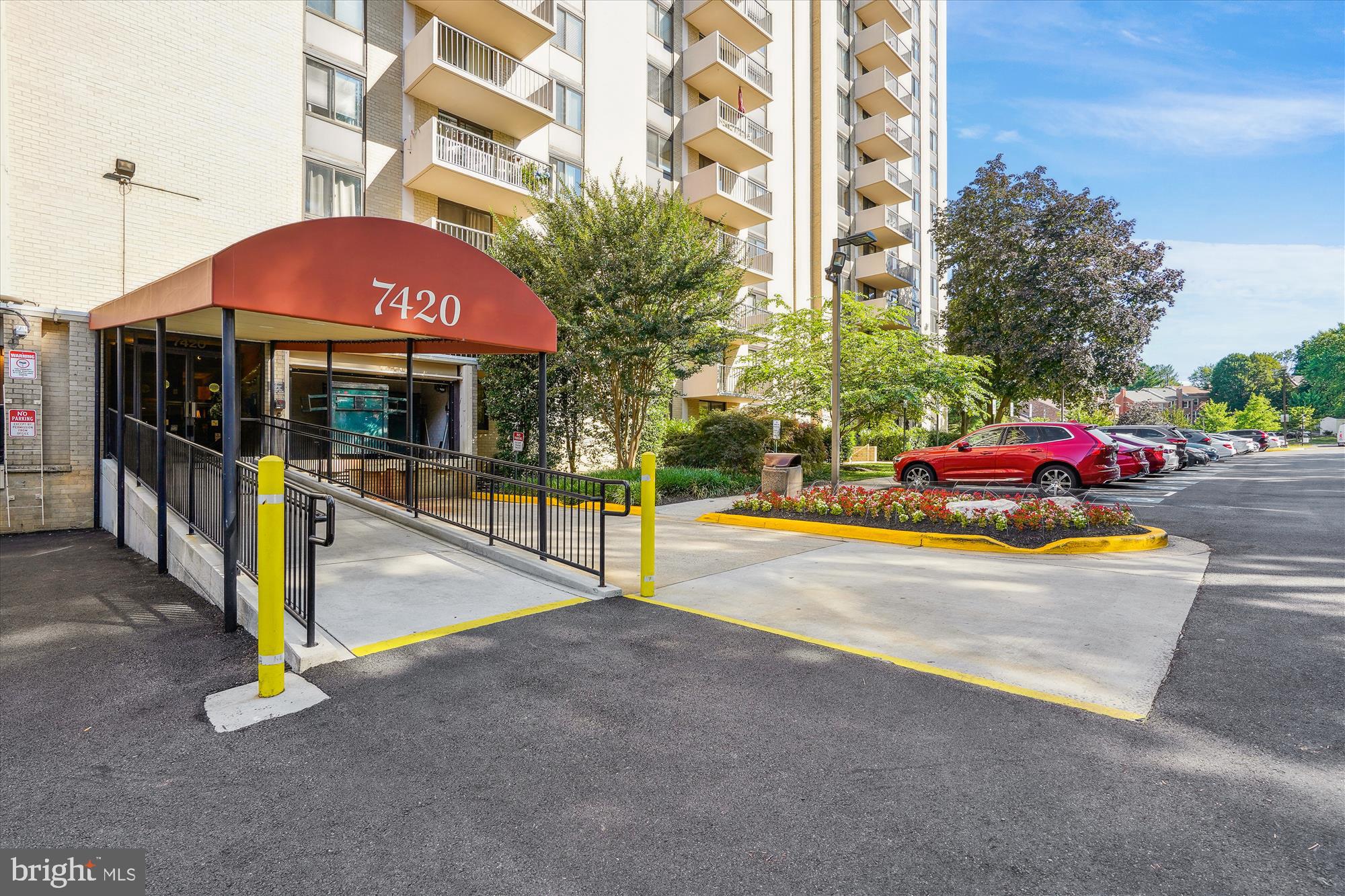 WESTLAKE TOWERS - Residential