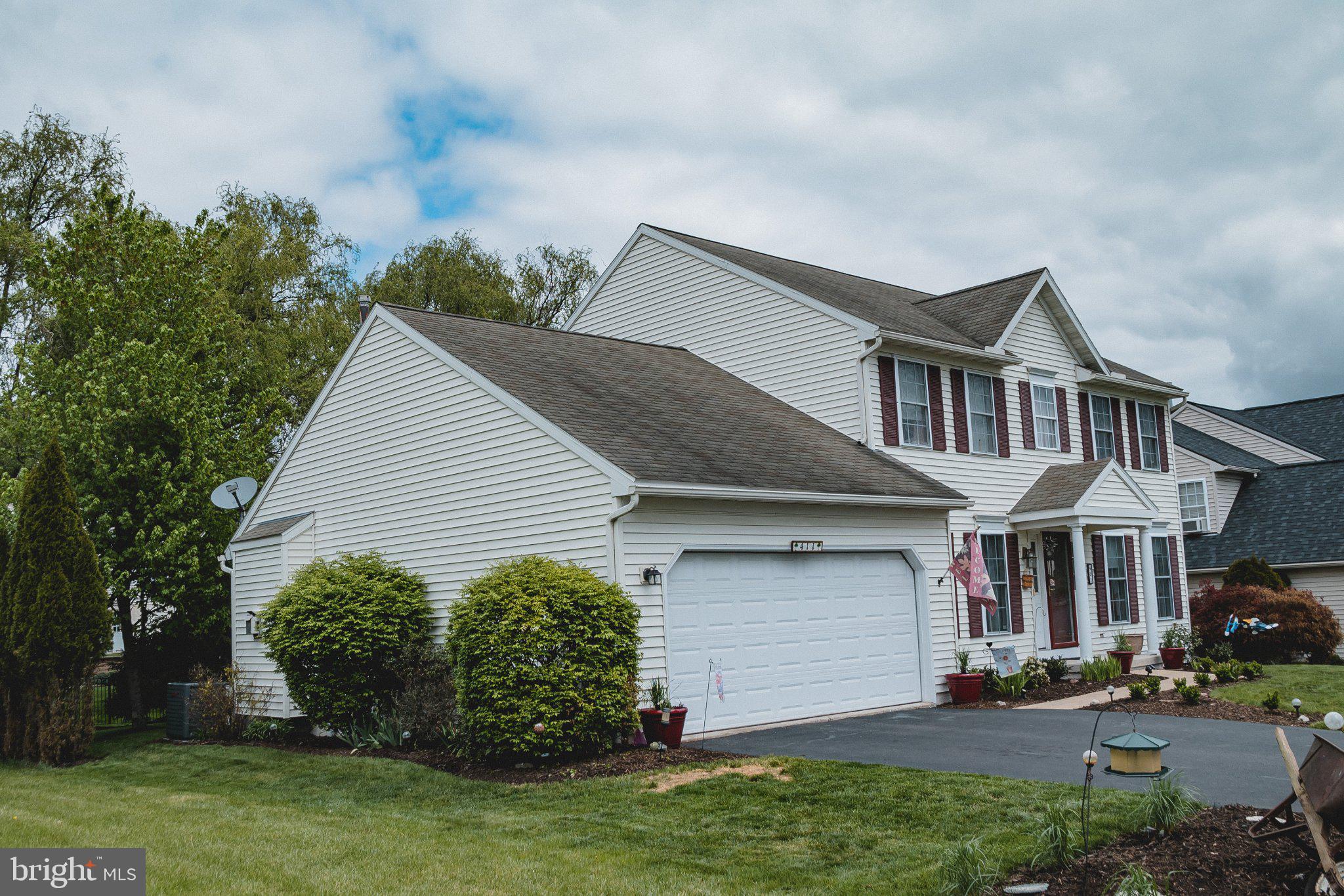 PATHFINDER MEADOWS - Residential