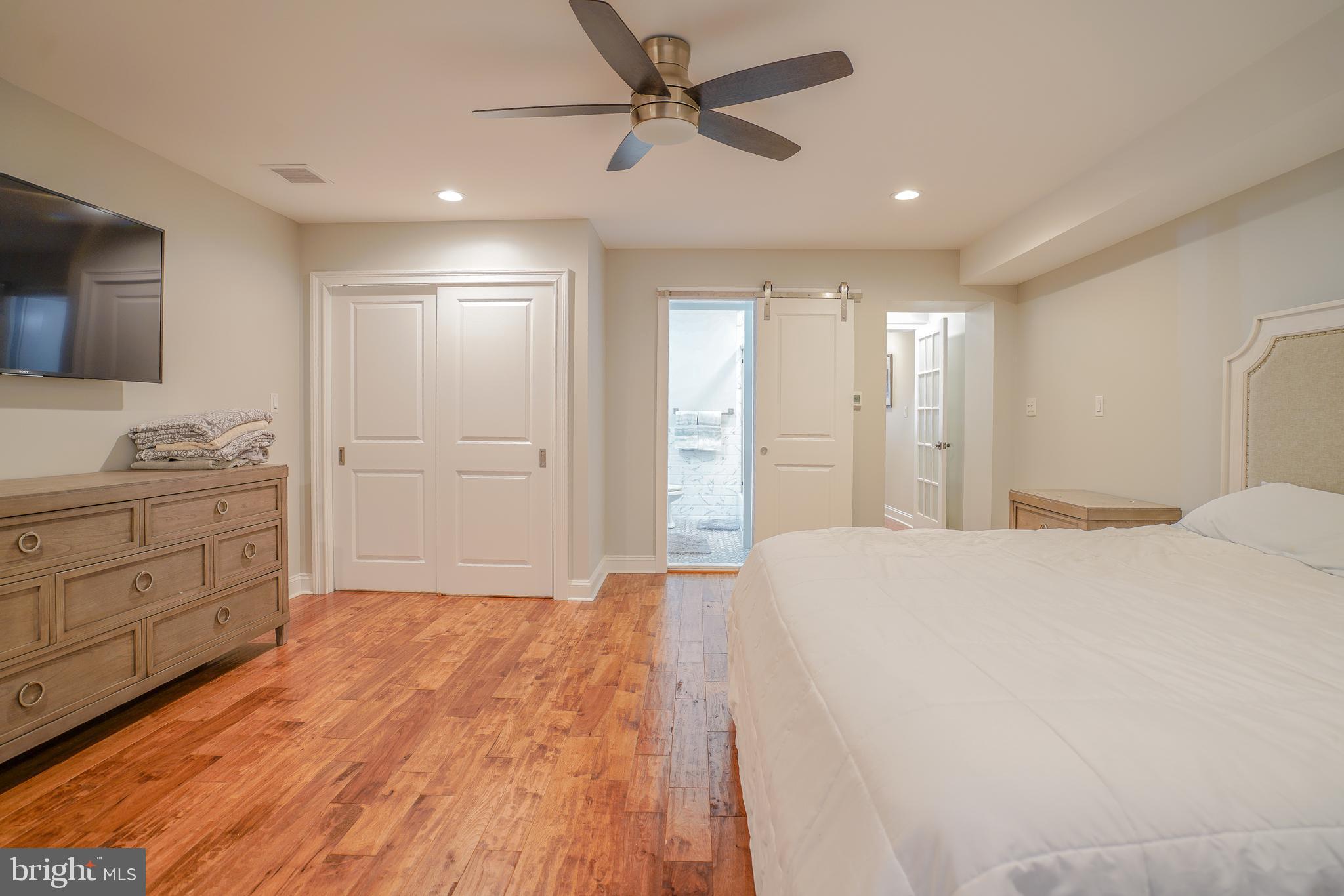 QUEEN VILLAGE - Residential Lease
