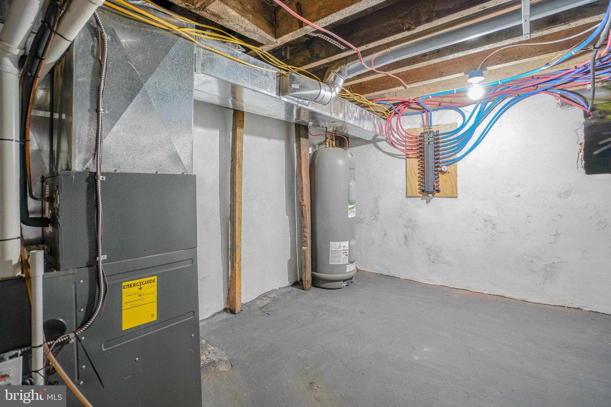 QUEEN VILLAGE - Residential Lease