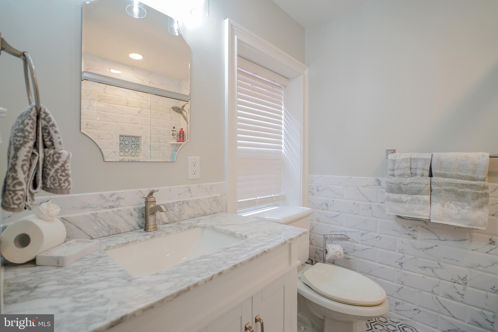QUEEN VILLAGE - Residential Lease