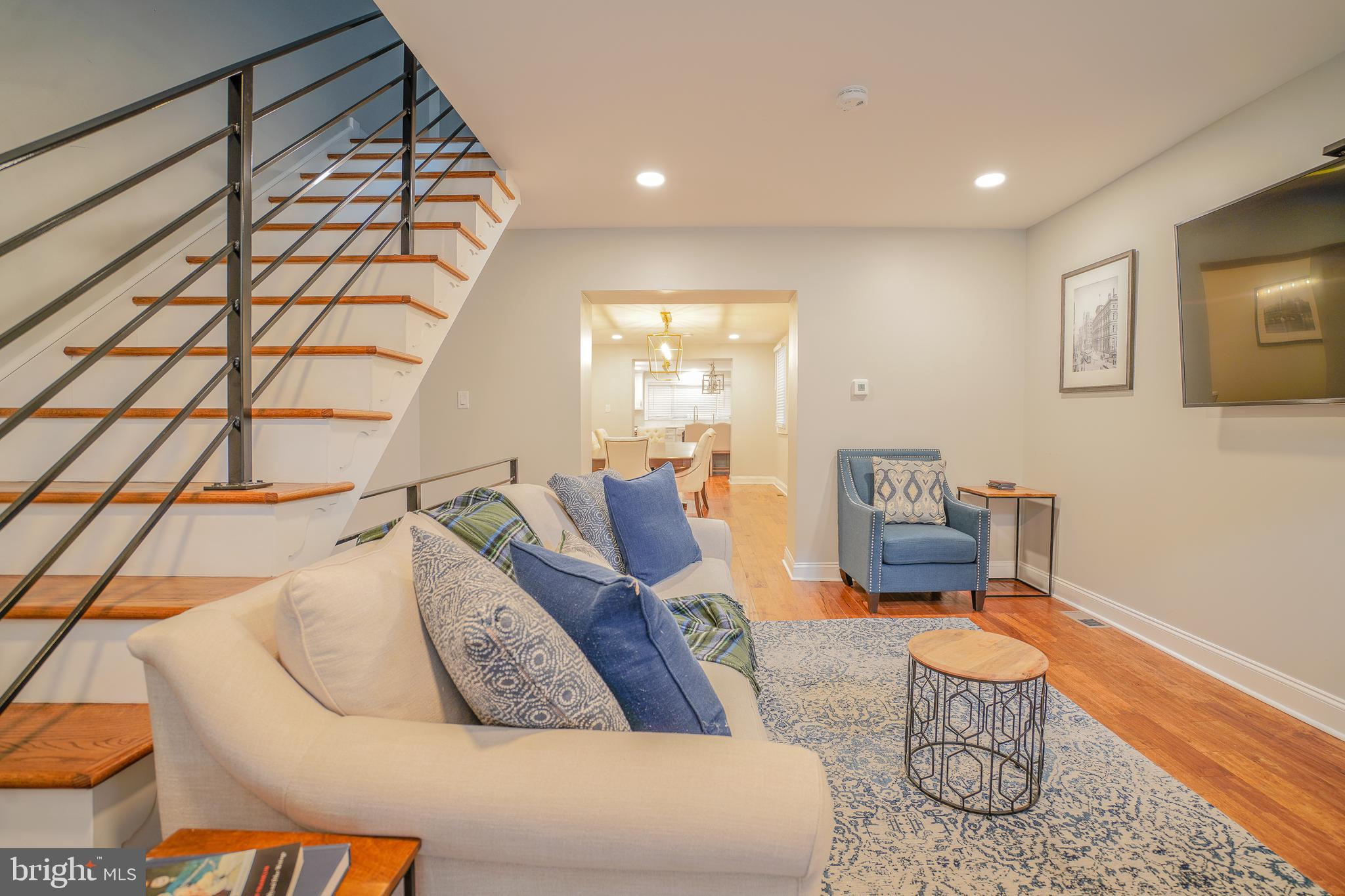 QUEEN VILLAGE - Residential Lease