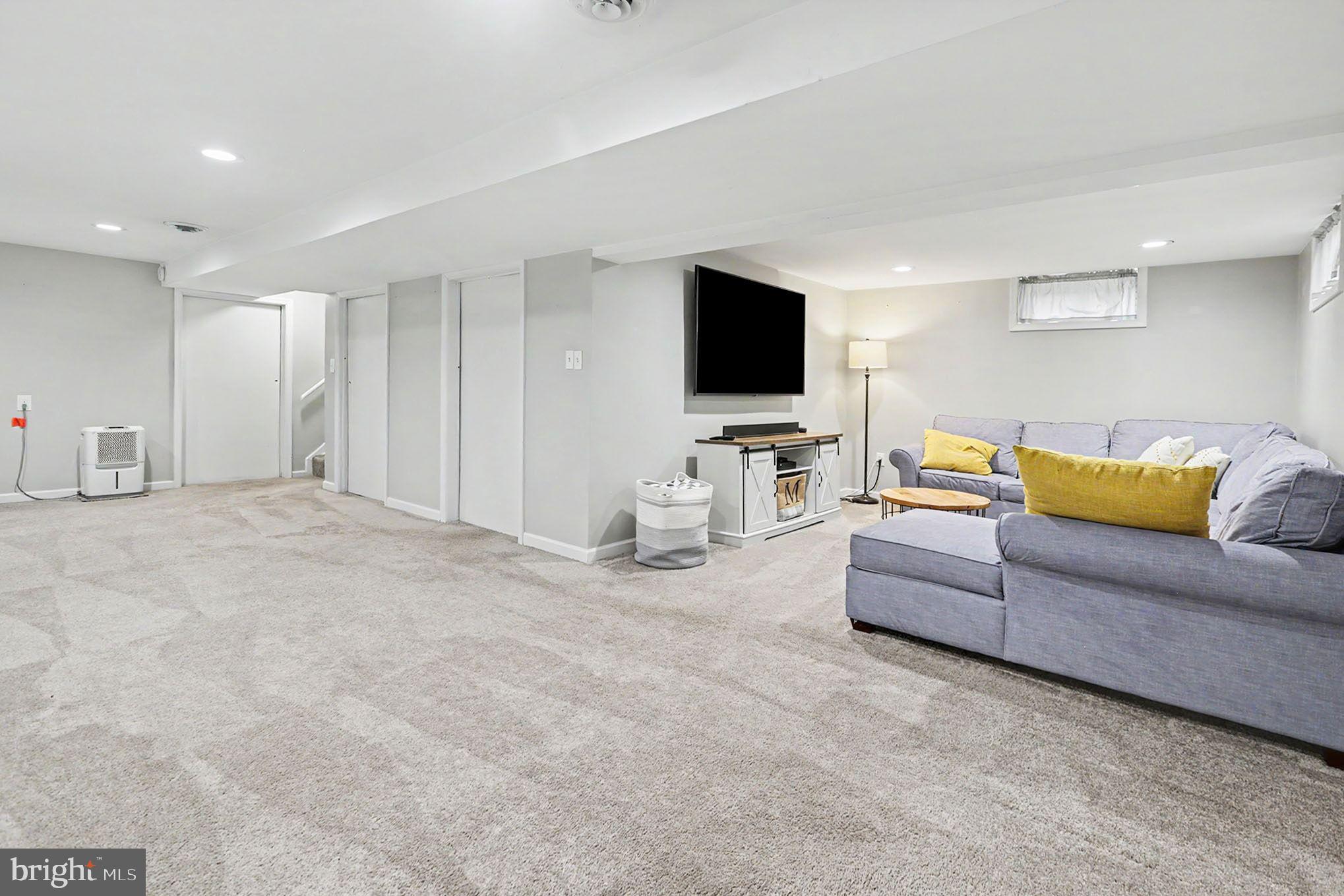 NOLL ACRES - Residential