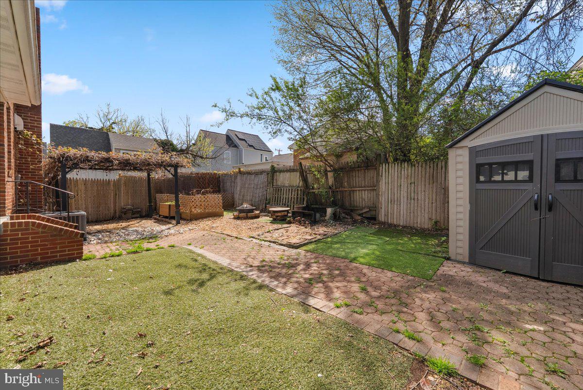 ARLINGTON VIEW - Residential Lease
