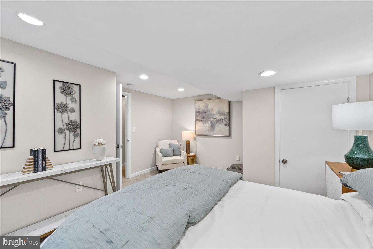 ARLINGTON VIEW - Residential Lease