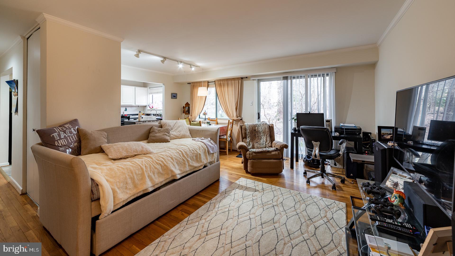 PARKSIDE CONDOMINIUMS - Residential Lease