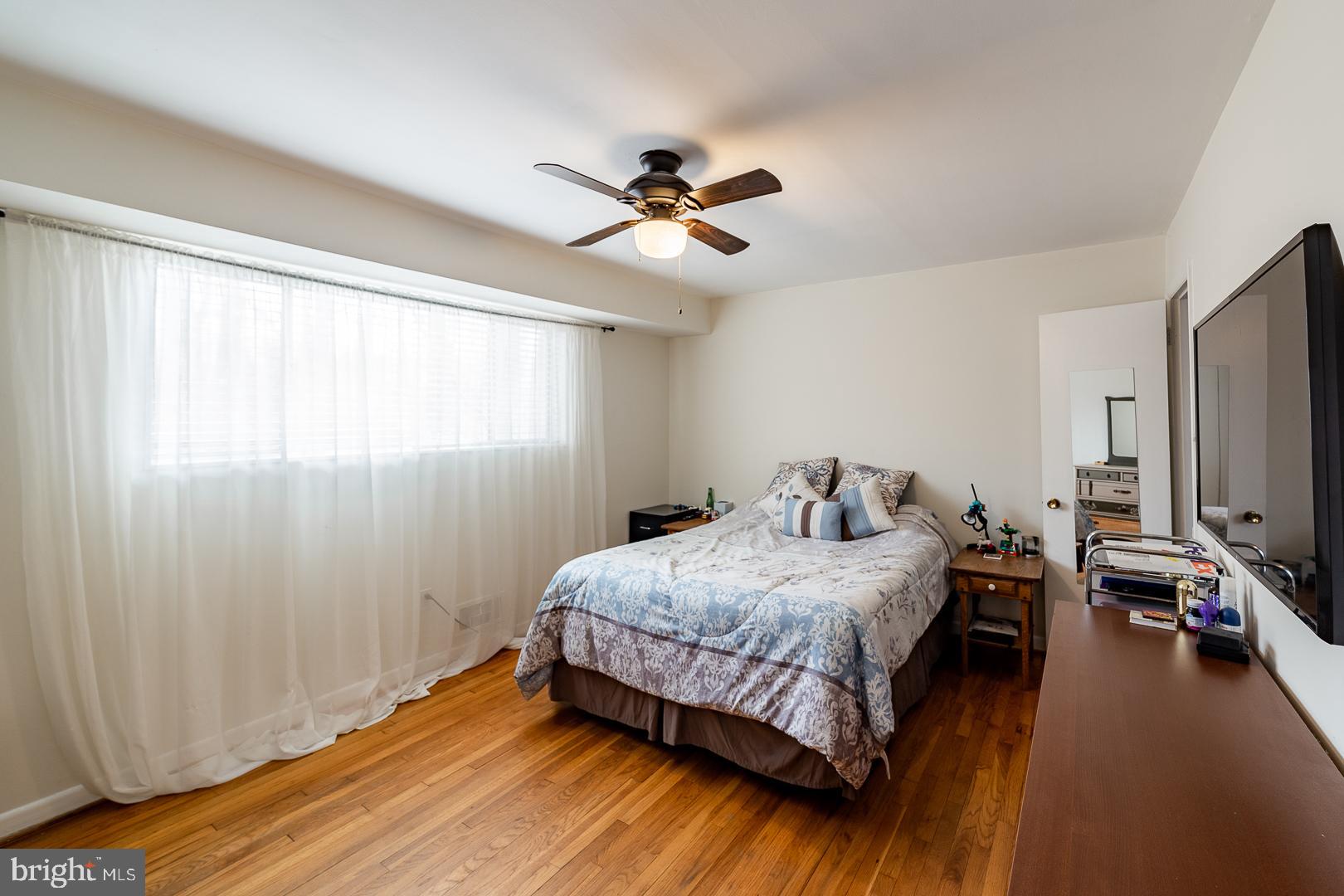 PARKSIDE CONDOMINIUMS - Residential Lease