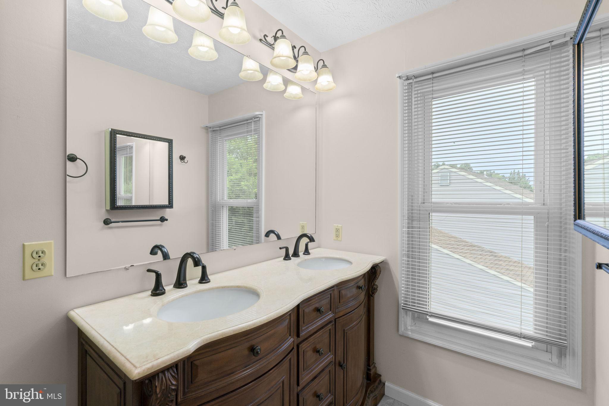 CLOVERFIELD MANOR - Residential