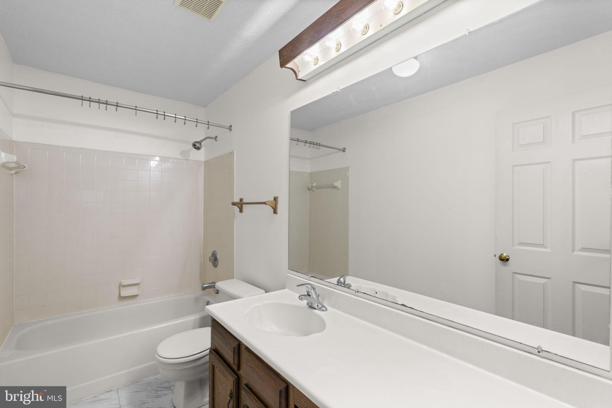 CLOVERFIELD MANOR - Residential