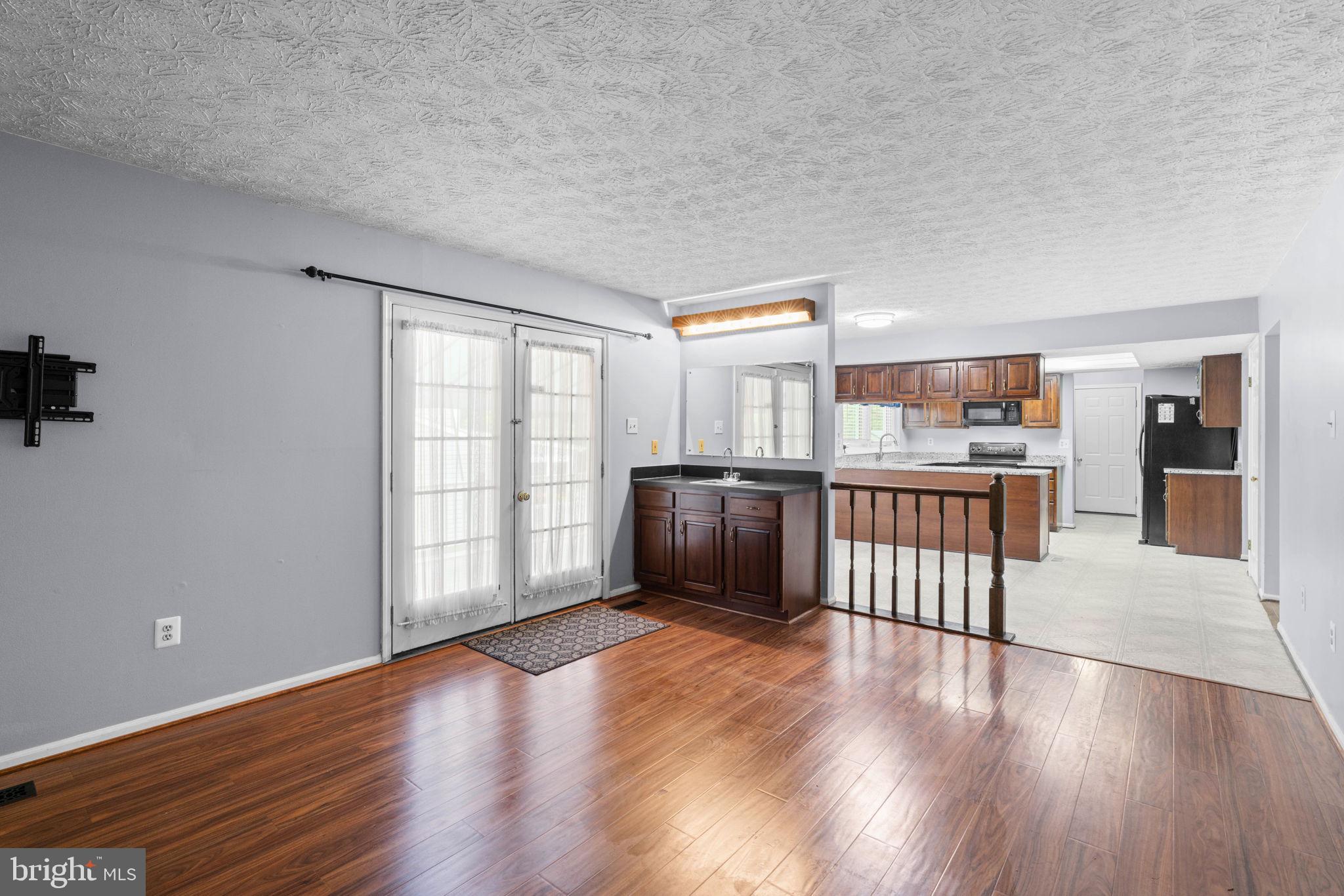CLOVERFIELD MANOR - Residential