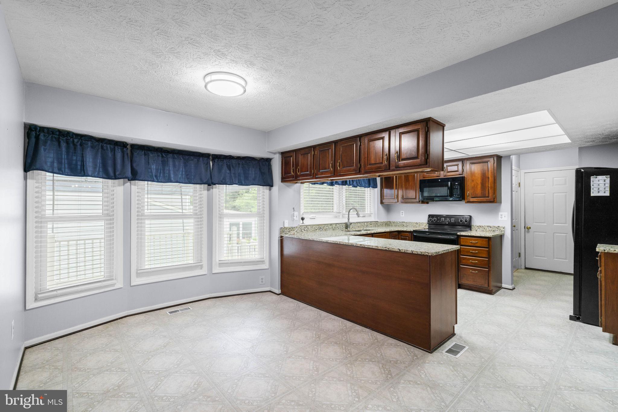 CLOVERFIELD MANOR - Residential