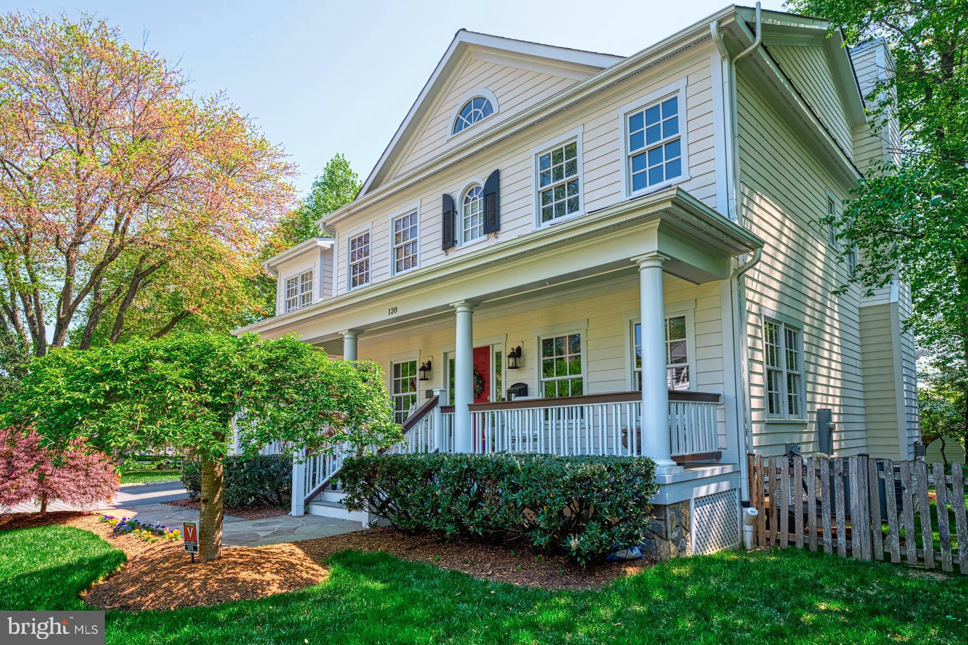VIENNA WOODS - Residential