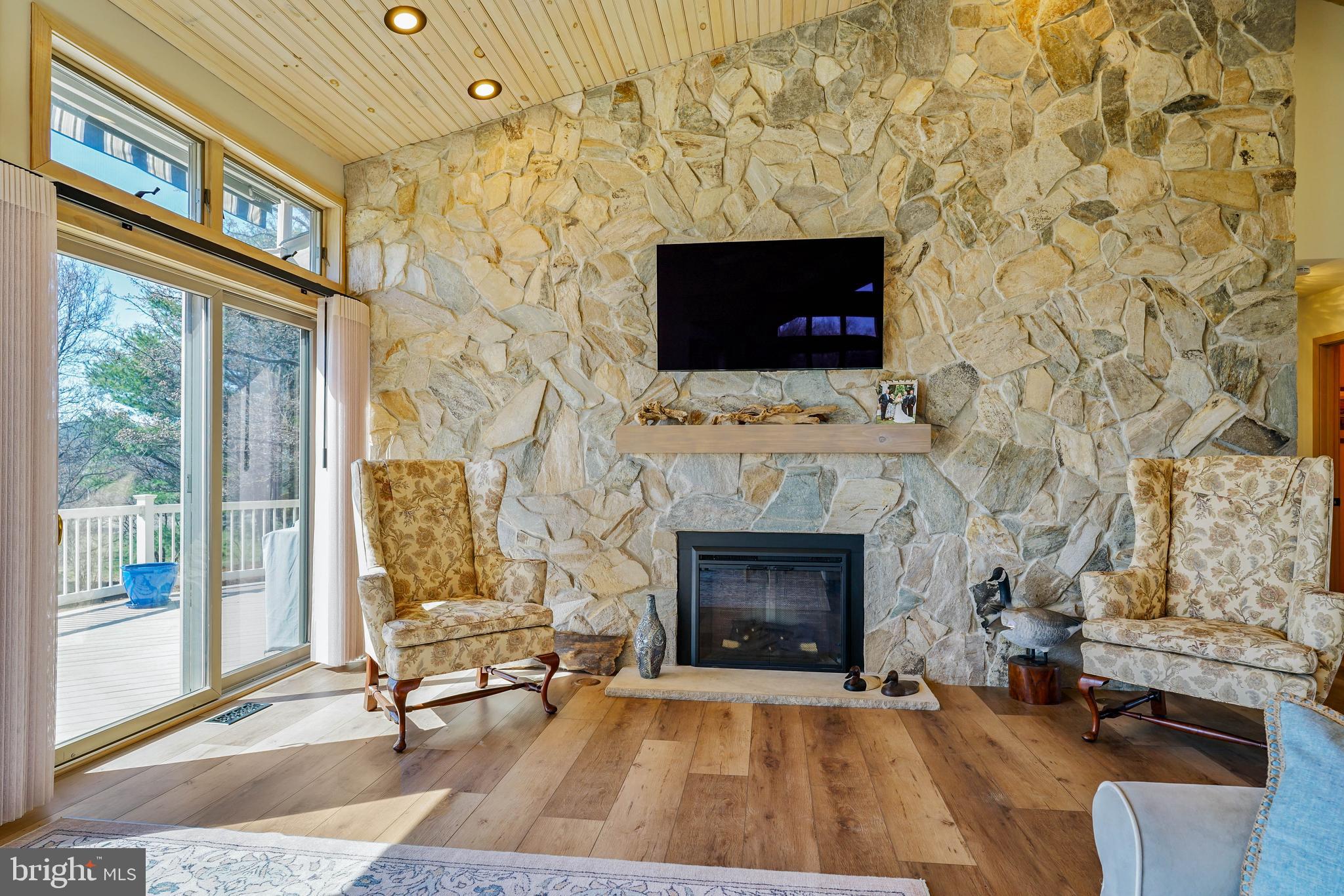 SUNSET POINTE - Residential