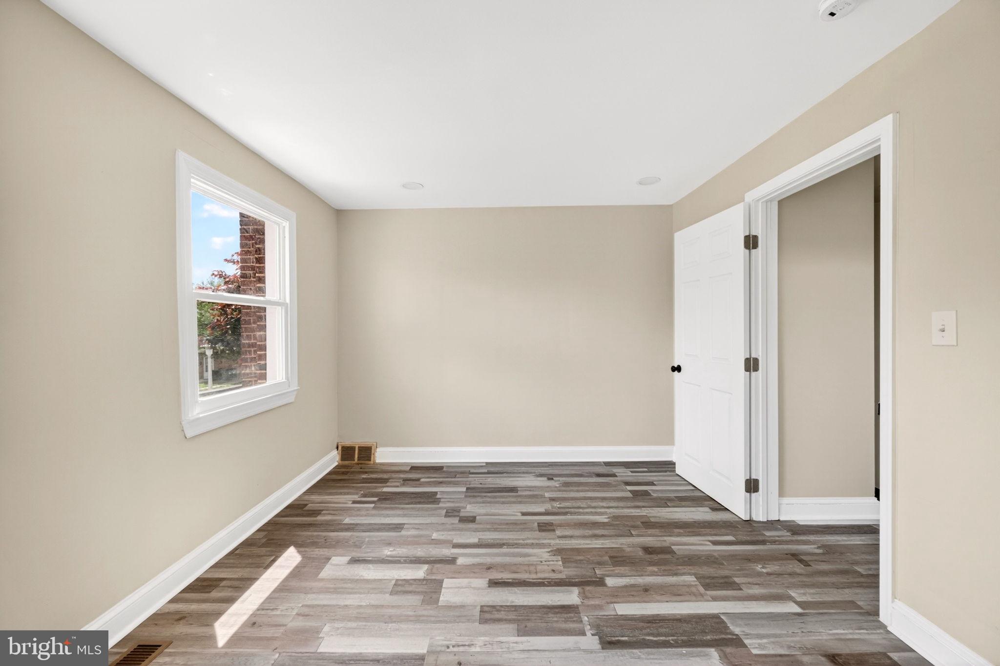 MEDFIELD - Residential