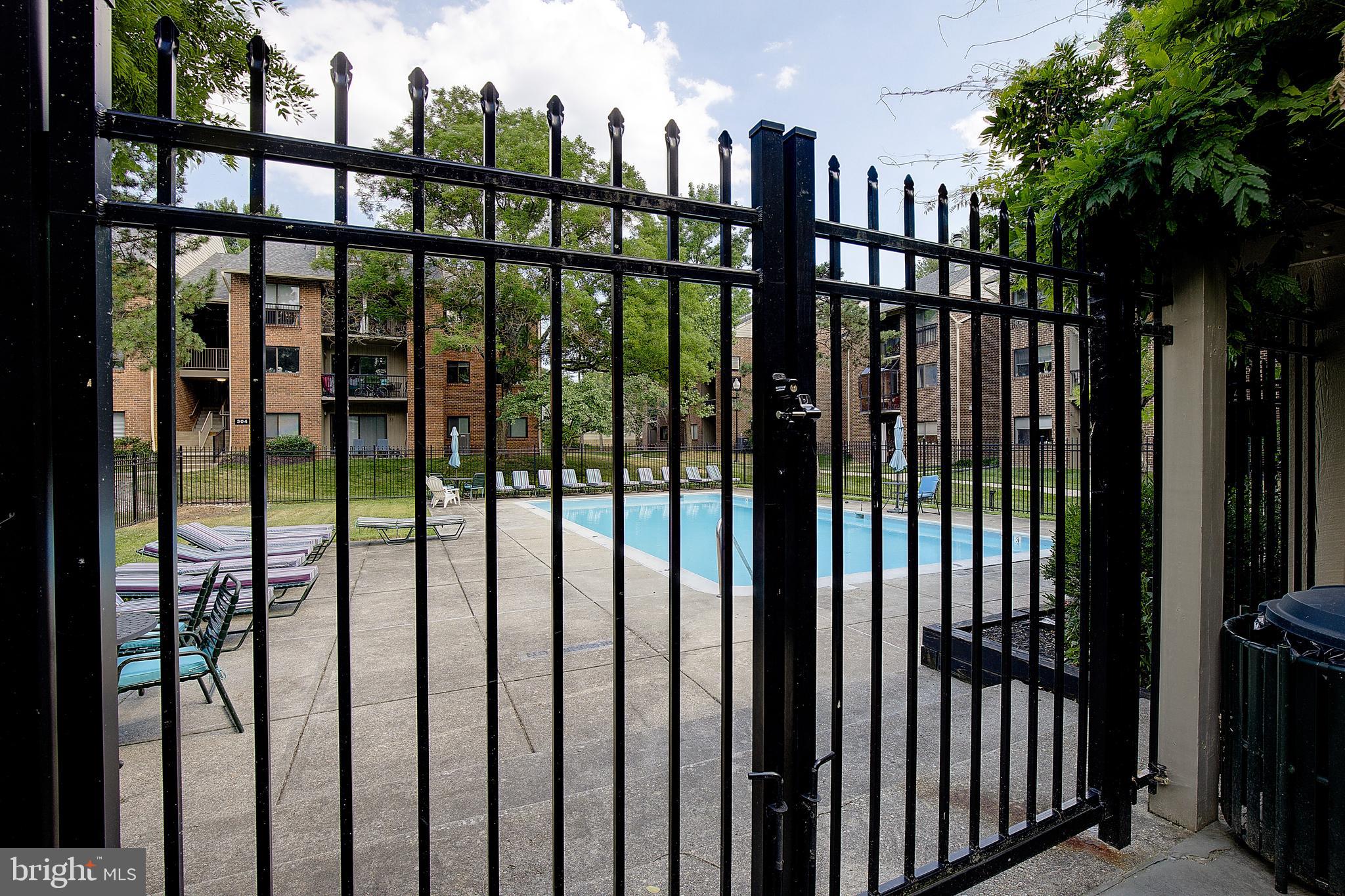 NORTH GREEN CONDOMINIUMS - Residential