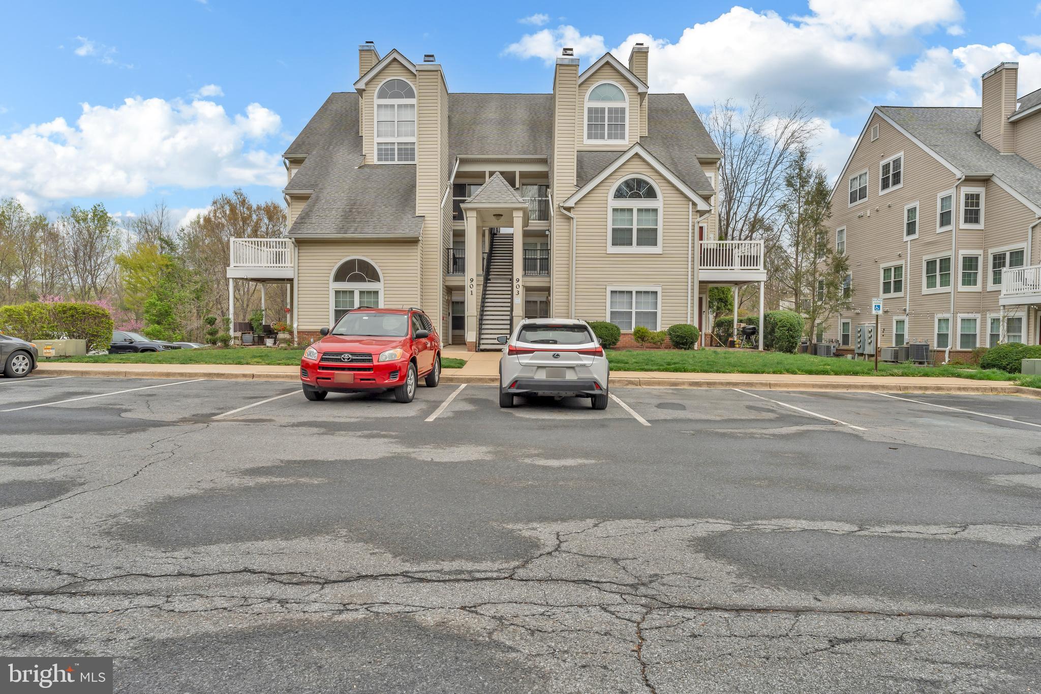 VISTAS AT WASHINGTONIAN WOODS - Residential